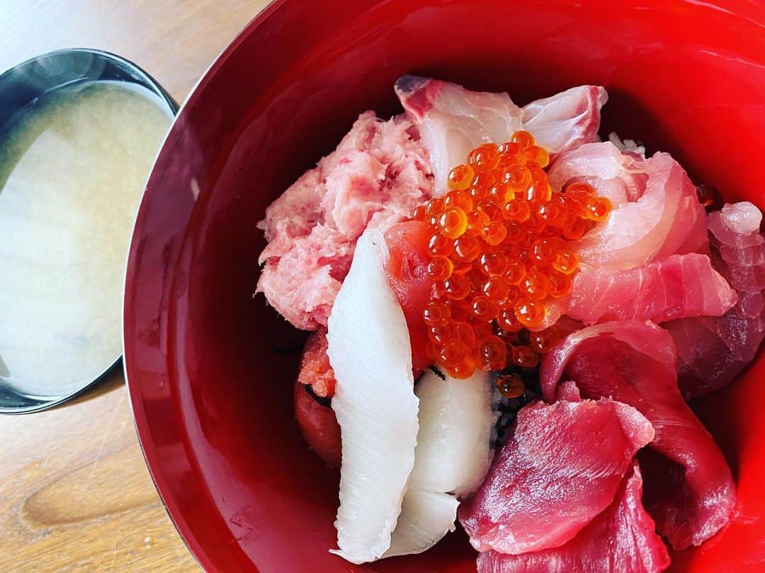 小沢仁志さんのインスタグラム写真 - (小沢仁志Instagram)「おはようさん❗️ 海鮮丼食って 大谷応援📣」7月5日 8時57分 - ozawa_hitoshi