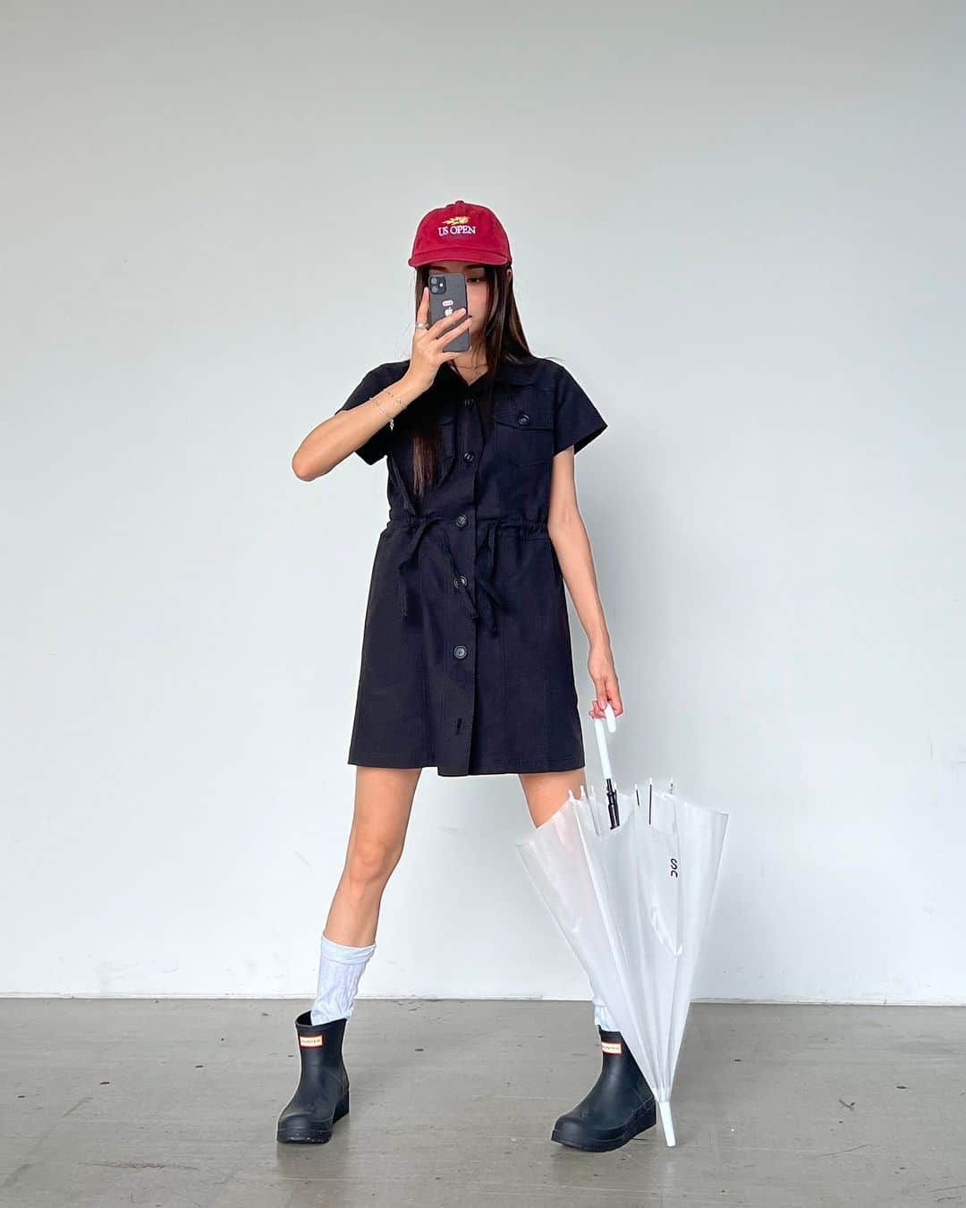 Official STYLENANDAのインスタグラム：「OOTD on a Rainy Day ☔️  날씨에 상관없이 3CE STYLENANDA 는 스타일리시하니까!☔️☀️☁️⛅️  @houseof3ce 를 태그해 여러분의 OOTD, MOTD를 공유해주세요 💗  #3CE #3CESTYLENANDA #OOTD #rainydaylook」