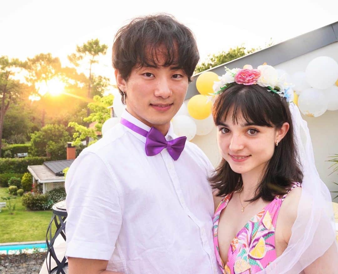 ヤマカイのインスタグラム：「スペイン(バスク)での 結婚パーティーの画像連投！ . . #ネレアさんかわいい #ネレアさん #ヤマカイ #国際結婚 #結婚  #国際夫婦 #かわいい #バスク #スペイン」