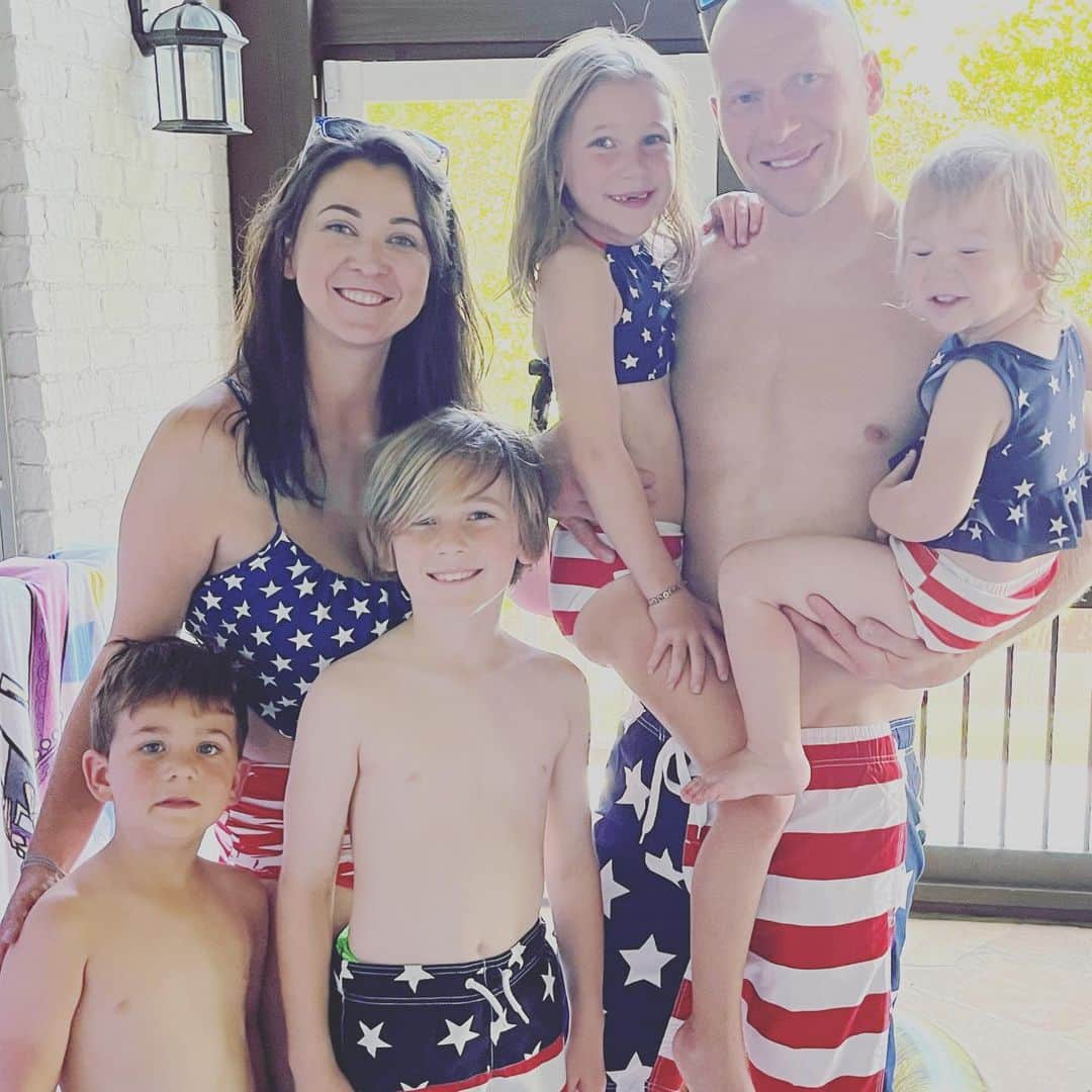 ブラッド・グザンのインスタグラム：「Happy 4th of July! 🇺🇸🎇🔴⚪️🔵🎇 🇺🇸」