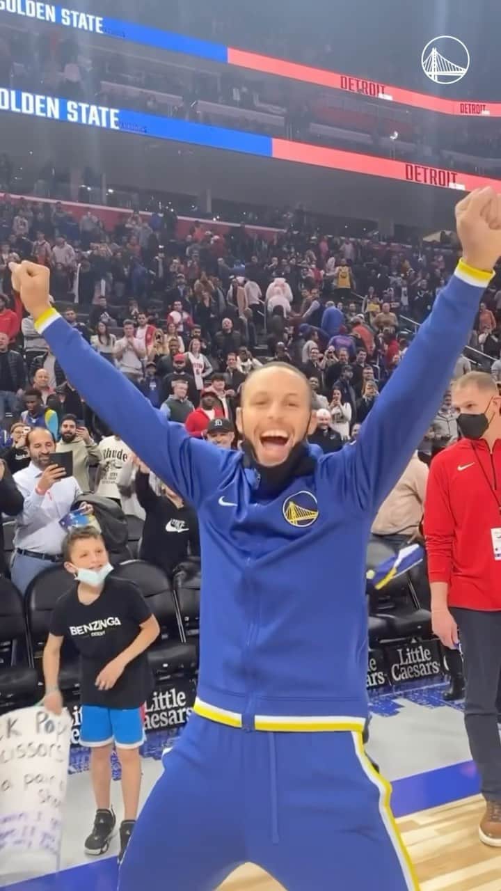 ゴールデンステート・ウォリアーズのインスタグラム：「Lights, camera, Stephen Curry 🤩」