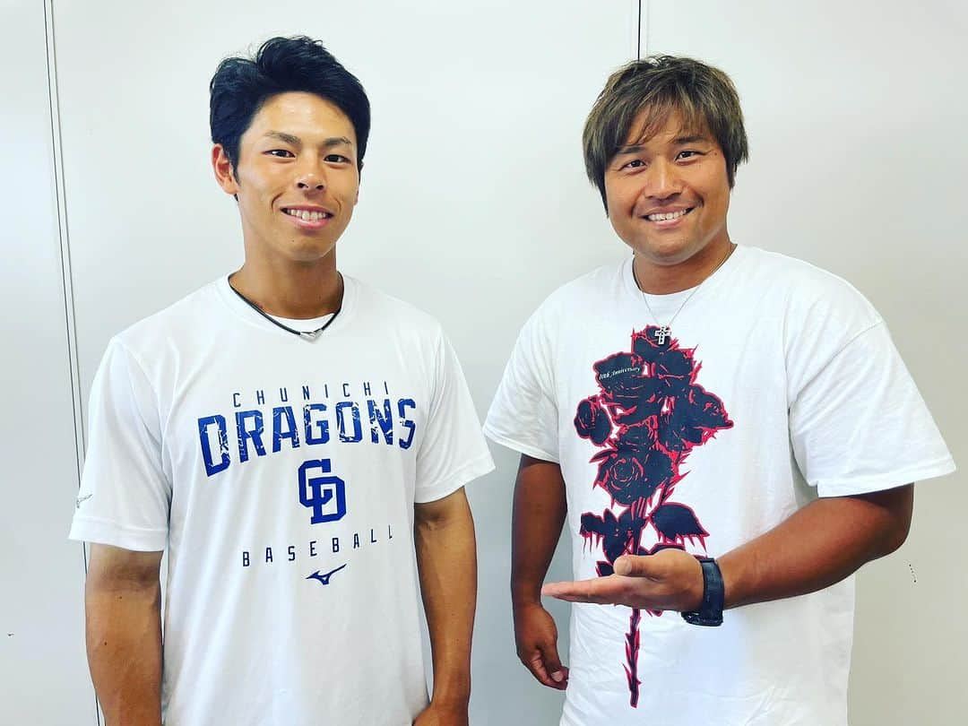 平田良介のインスタグラム：「#平田良介　#ナゴヤ球場　#樋口正修  #中日ドラゴンズ #midfm  #どらヒット！  昨日は7月19日の19時から始まる平田良介のどらヒット！の中の一つのコーナーでもあるドラゴンズの2軍選手を紹介するコーナーに出演して下さった樋口選手に取材させていただきました⚾️ すごく好青年でどんな所をアピールしたいのか、どんなプレーをファンに見て欲しいのかなどを話していただきました☺️  ナゴヤ球場での試合も大勝したしすごく楽しい1日でした😁😁😁」