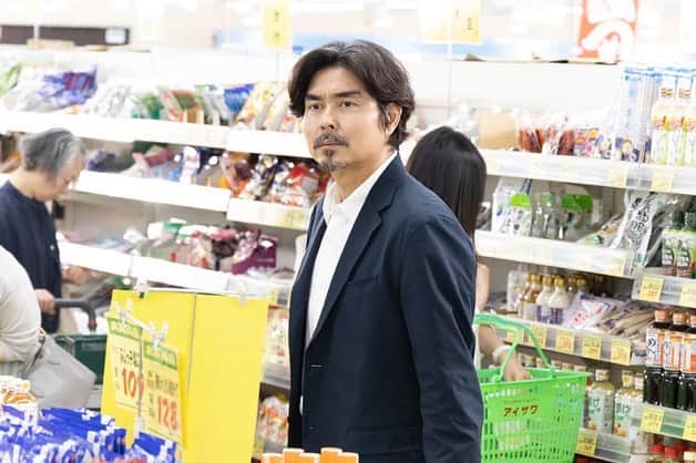 バカリズムのインスタグラム：「「ノンレムの窓 2023・夏」 7月8日（土）夜10時放送  「夕暮れ時の葛藤」 出演：小澤征悦 脚本：バカリズム／監督：水野格  「推してもいいデスか？」 出演：夏帆 脚本：安部裕之／監督：内田秀実  「出世したくない君へ」 出演：瀬戸康史 脚本：竹村武司／監督：椿本慶次郎」