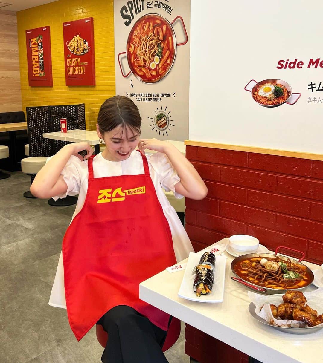青野未来 / MikuAonoのインスタグラム：「. . 🇰🇷🍴  韓国またすぐ行きたいけど、 鶴橋でも堪能できた🤍🤍 @jawstpk_osaka  . . #鶴橋コリアンタウン#鶴橋ランチ #コリアンタウン #ジョーズトッポッキ」
