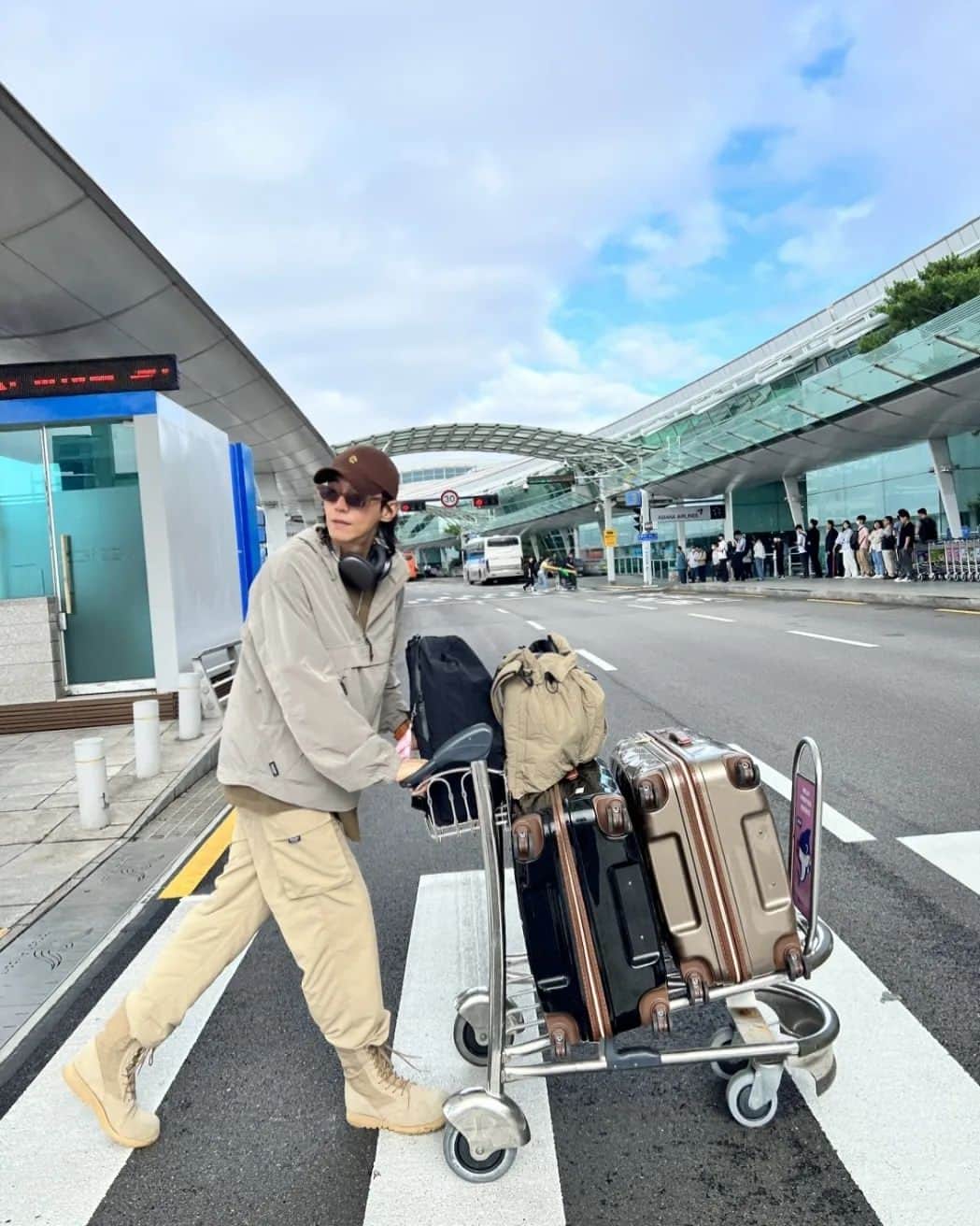 ソン・ジェヒのインスタグラム：「see you in Mongolia 🇲🇳」