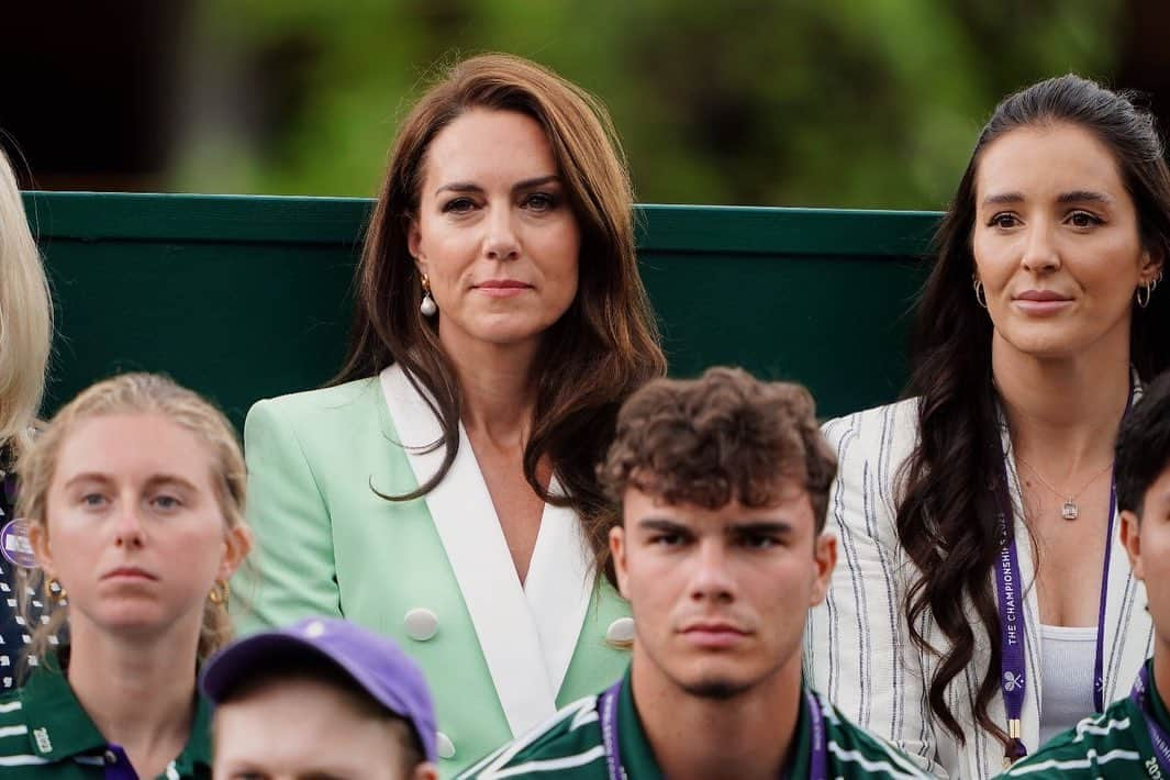 ローラ・ロブソンさんのインスタグラム写真 - (ローラ・ロブソンInstagram)「Day 2 @wimbledon 🎾🍓」7月5日 0時59分 - laurarobson5