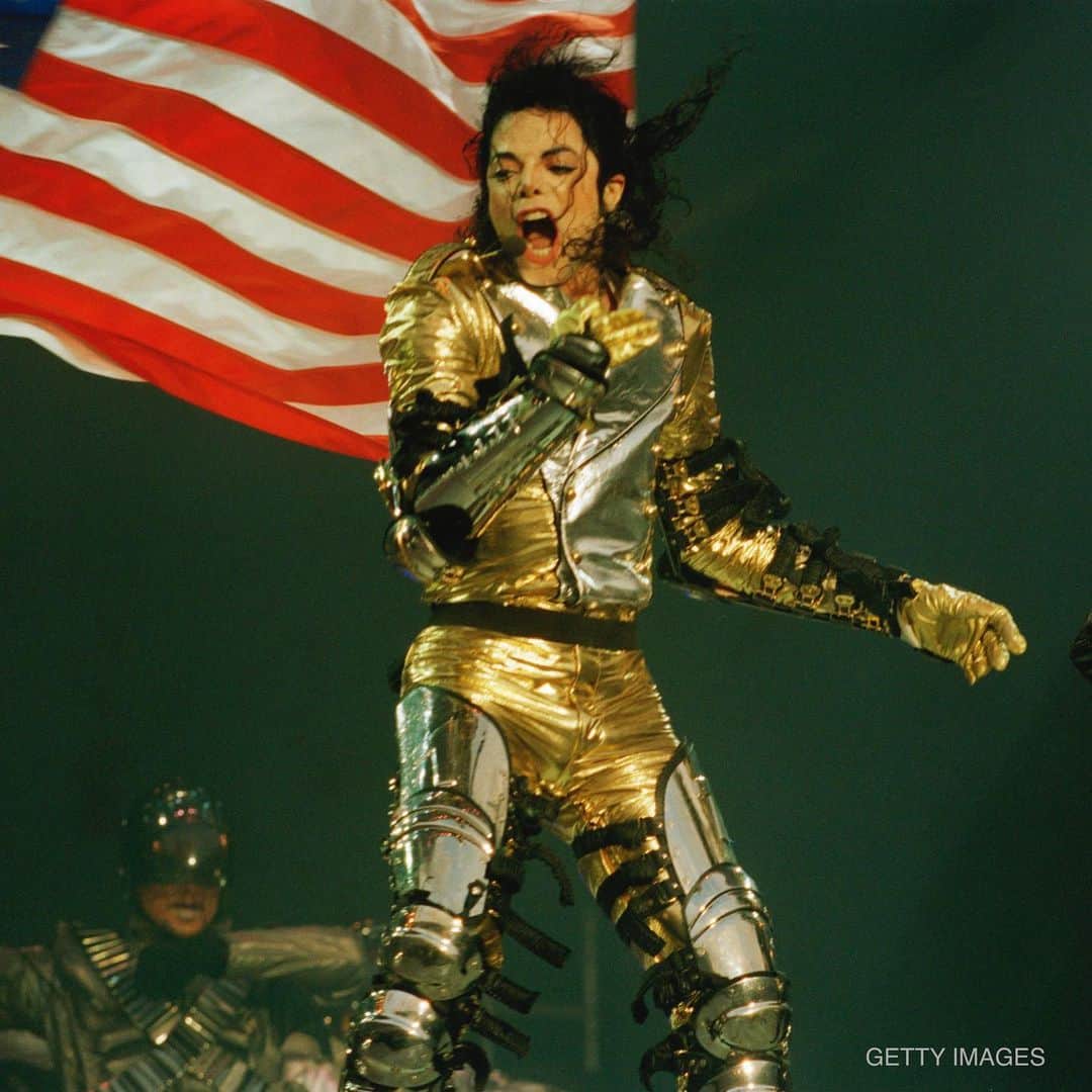 マイケル・ジャクソンのインスタグラム：「Happy July 4th, American Independence Day. For many young fans across the globe in 1980s, Michael Jackson was how they saw the USA. Journalist Natasha Fatah writes MJ was: “my first introduction to America: American music, American style, American joy and possibility."」