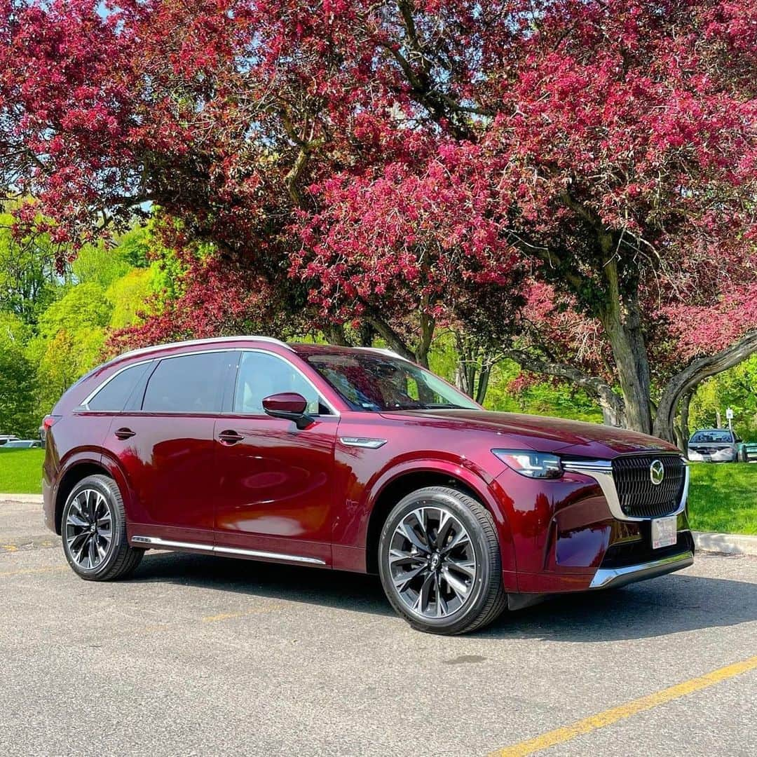 MAZDA Canadaさんのインスタグラム写真 - (MAZDA CanadaInstagram)「Have you ever seen a car look this good? Our all-new premium Artisan Red paint colour perfectly accentuates the elegant forms of the #MazdaCX90. #CX90 #MazdaCanada 🔴 Avez-vous déjà vu un aussi beau véhicule ? Notre toute nouvelle couleur haut de gamme rouge artisan met parfaitement en valeur les formes élégantes du #MazdaCX90.  📷: @westownemazda」7月5日 1時00分 - mazdacanada