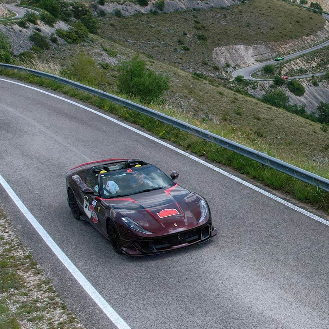 フェラーリさんのインスタグラム写真 - (フェラーリInstagram)「The #FerrariCavalcade has come to an end. Roaring engines, breathtaking views and the legacy of Ferrari have been at the heart of this year’s edition.  Immerse yourself in the beauty of the landscapes as all the Ferrari– from the latest generation to the most iconic classics– grace the Italian roads.  Can you spot the two #FerrariTailorMade in Blu Capri and Rosso Taormina?   #Ferrari #DrivingFerrari」7月5日 1時05分 - ferrari