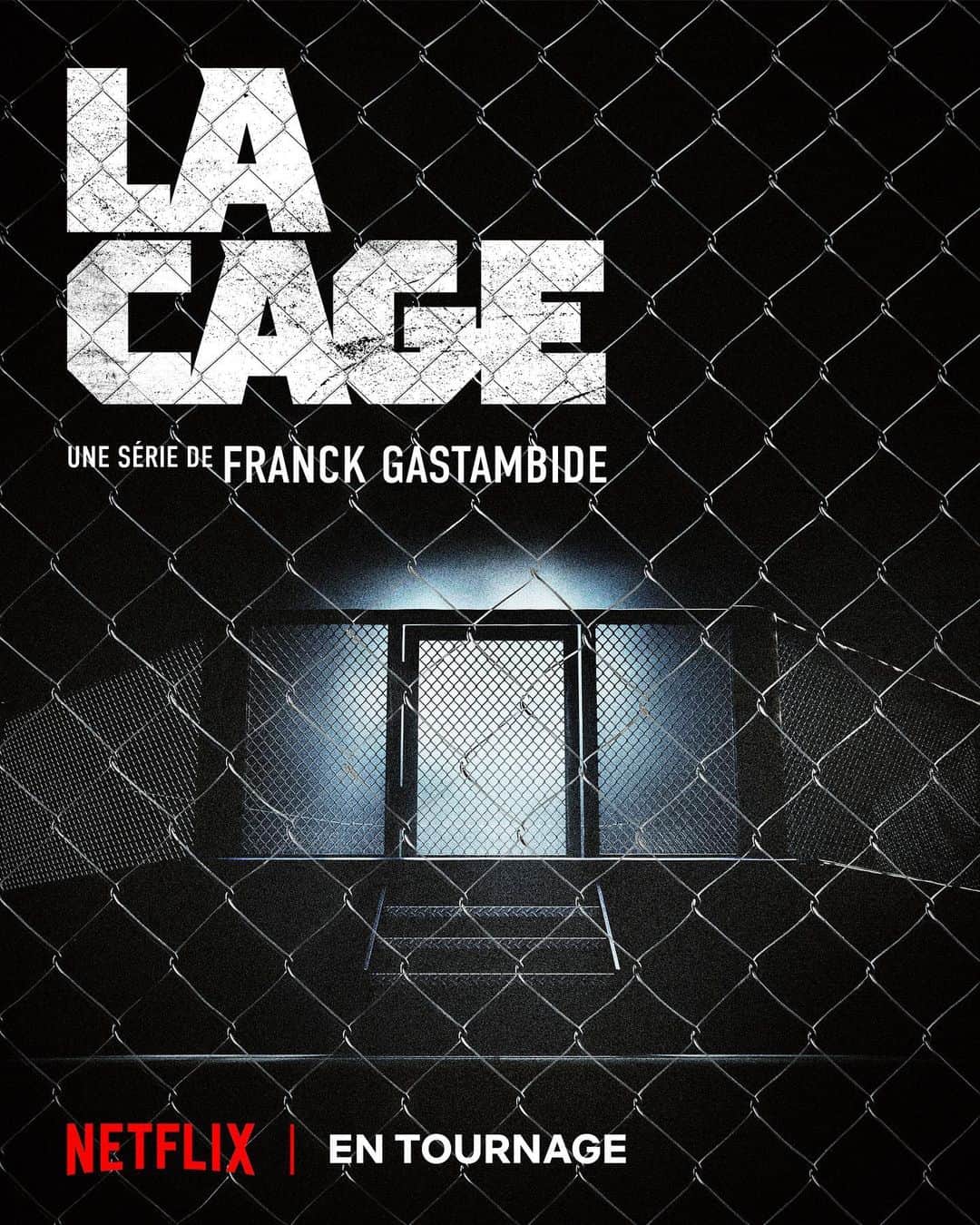 ジョルジュ・サンピエールのインスタグラム：「LA CAGE, une série inédite sur l’univers du MMA, avec la participation de la légende Georges Saint-Pierre (et beaucoup d’autres 👀). Prochainement sur Netflix.  THE CAGE, our new series about the world of MMA, starring legendary Georges Saint-Pierre (and many more 👀).  Coming Soon on Netflix.」