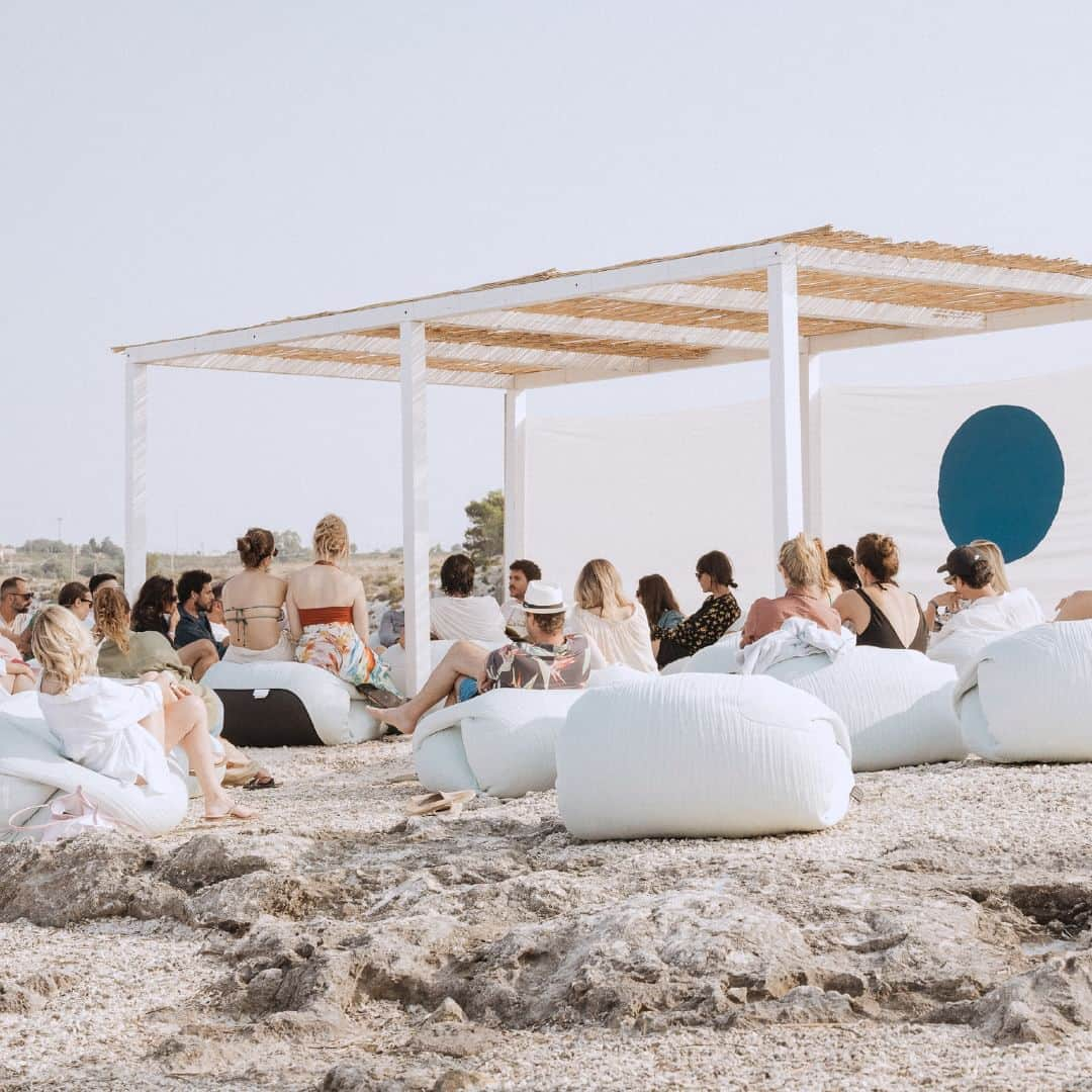 Natuzzi Officialさんのインスタグラム写真 - (Natuzzi OfficialInstagram)「A Transromantic Republic on the Mediterranean rocky shore to rediscover the joy of being together. Moments that are reflected and remain imprinted on the crystal clear waters of Sicily.   Natuzzi Italia @picnic_affairr   June 30 to July 2  Brucoli, Sicily   #natuzzi #natuzziitalia #picnicaffair」7月5日 1時14分 - natuzzi