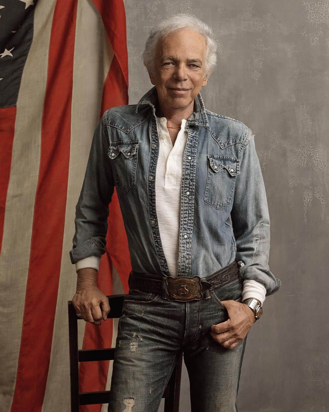 Polo Ralph Laurenさんのインスタグラム写真 - (Polo Ralph LaurenInstagram)「“Our flag has always been an inspiration to me. It is a constant symbol of our ideals, our courage, and our faith in the future.”  —Ralph Lauren  Twenty-five years ago, #RalphLauren made a donation to the preservation of one of America’s icons, the flag that inspired “The Star-Spangled Banner.” Today it is displayed for all at the Smithsonian’s National Museum of American History as a symbol of heritage preserved.  From our family at Ralph Lauren, happy Independence Day.」7月5日 1時31分 - poloralphlauren