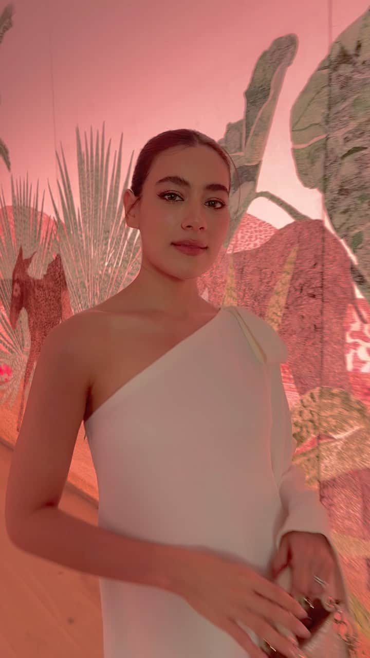 キンバリー・アン・ウォーテマス・ティアムシリのインスタグラム：「Dreaming🤍🕊️ @dior #diorcouture」