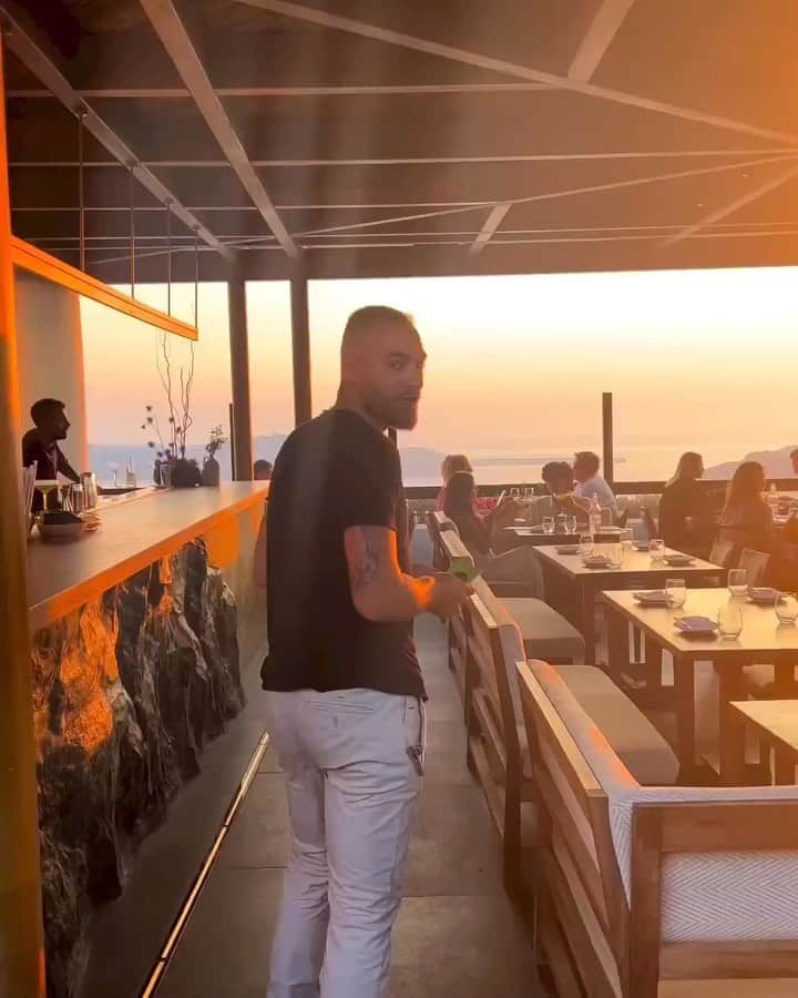 The Cool Hunterのインスタグラム：「If food is your thing, this is your destination in Santorini. Chef Nobu’s 14th hotel @nobusantorini sits on the cliffs outside of Imerovigli, between Fira main town and Oia. The breakfasts are big and filling but the dinners are the hero here. The food truly is exceptional. And the location! With no other hotels on either side, which is a real rarity in Santorini, you will enjoy the sunset from the restaurant which doesn’t get old. #swipeleft #nobusantorini #thecoolhunter #noburestaurants」