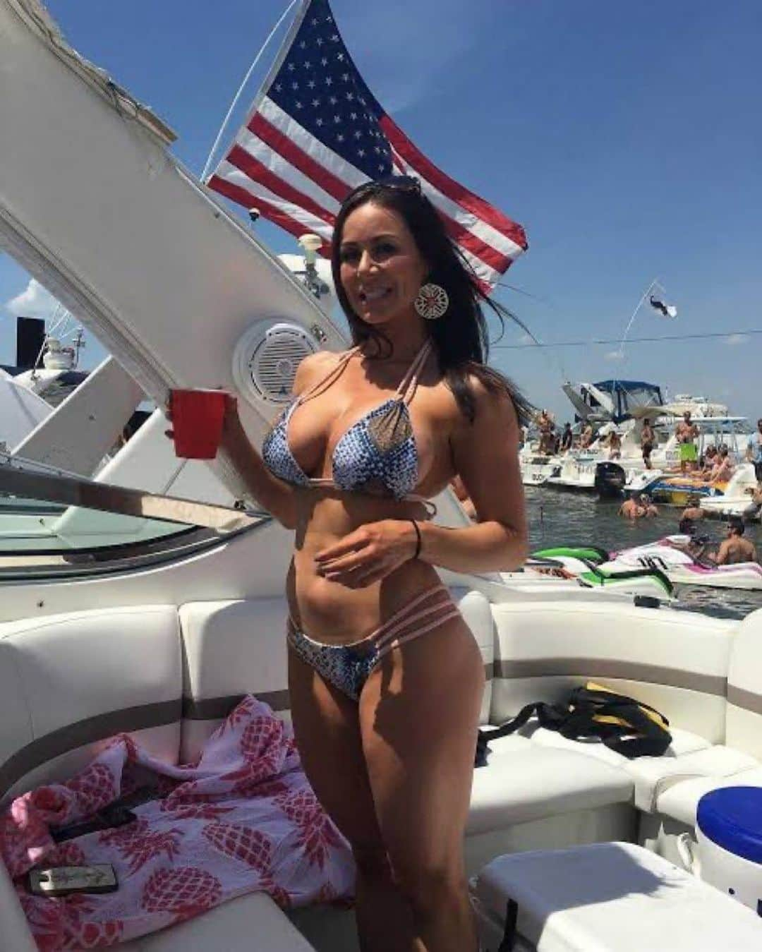 Kendra Lustさんのインスタグラム写真 - (Kendra LustInstagram)「#happy4thofjuly 🇺🇸 #Merica #TheMoot #PureMichigan」7月5日 1時59分 - kendralust