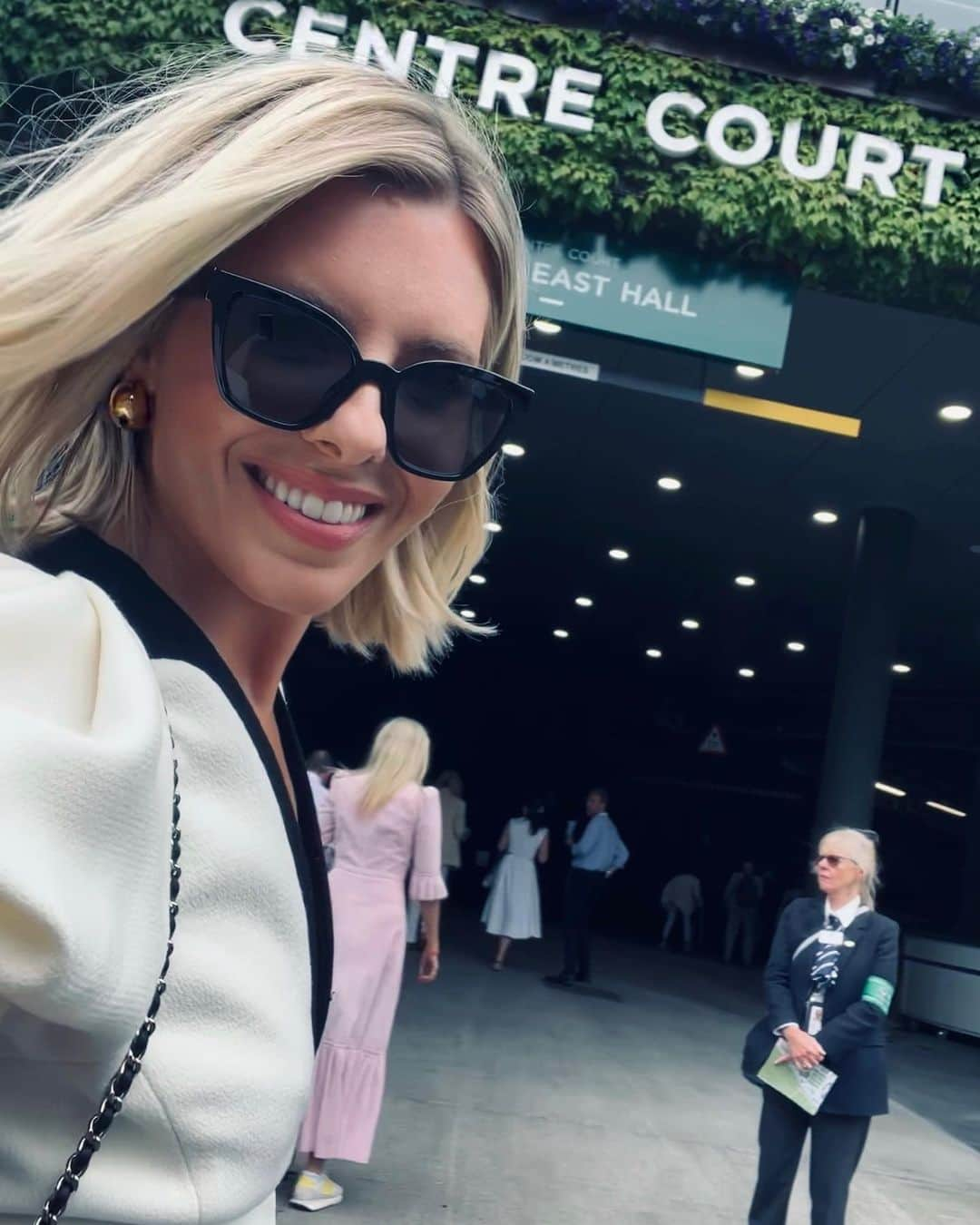 Mollie Kingさんのインスタグラム写真 - (Mollie KingInstagram)「It just had to be… 🤍 @chanelofficial @wimbledon」7月5日 3時49分 - mollieking