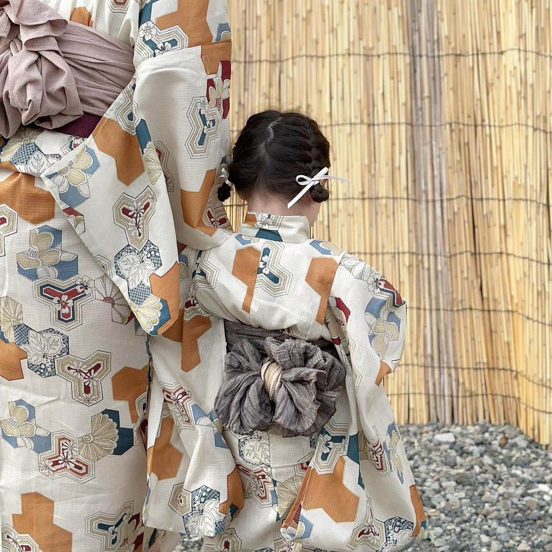 長澤愛のインスタグラム：「𓂃     #ゆかたまつり 👘  先日、姫路の浴衣祭りで 娘とお揃いの浴衣を着たよ💞     息子も可愛いけど 娘とはこうやってお揃い着たりして 一緒に楽しめるのが嬉しい〜☺️！♡       #浴衣 #親子コーデ  #親子リンクコーデ  #浴衣まつり #姫路 #夏祭り #祭り #姫路ゆかたまつり #浴衣祭り #👘」