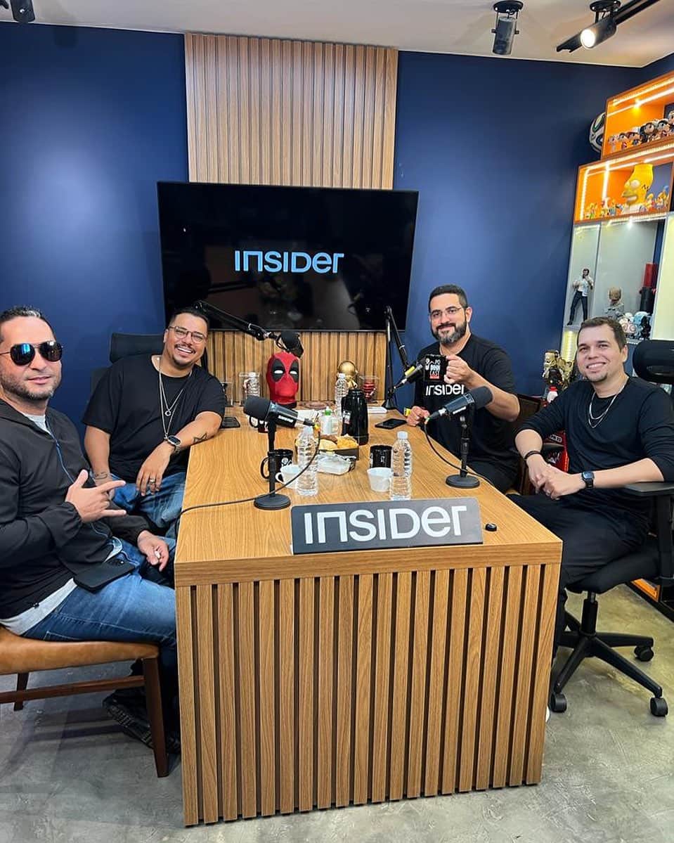 Sorriso Marotoのインスタグラム：「Já estamos ao vivo com o @odihhlopes, turma! 💥  Liga no YouTube no canal @podihhcast, o link tá nos stories. 🙌🏽」