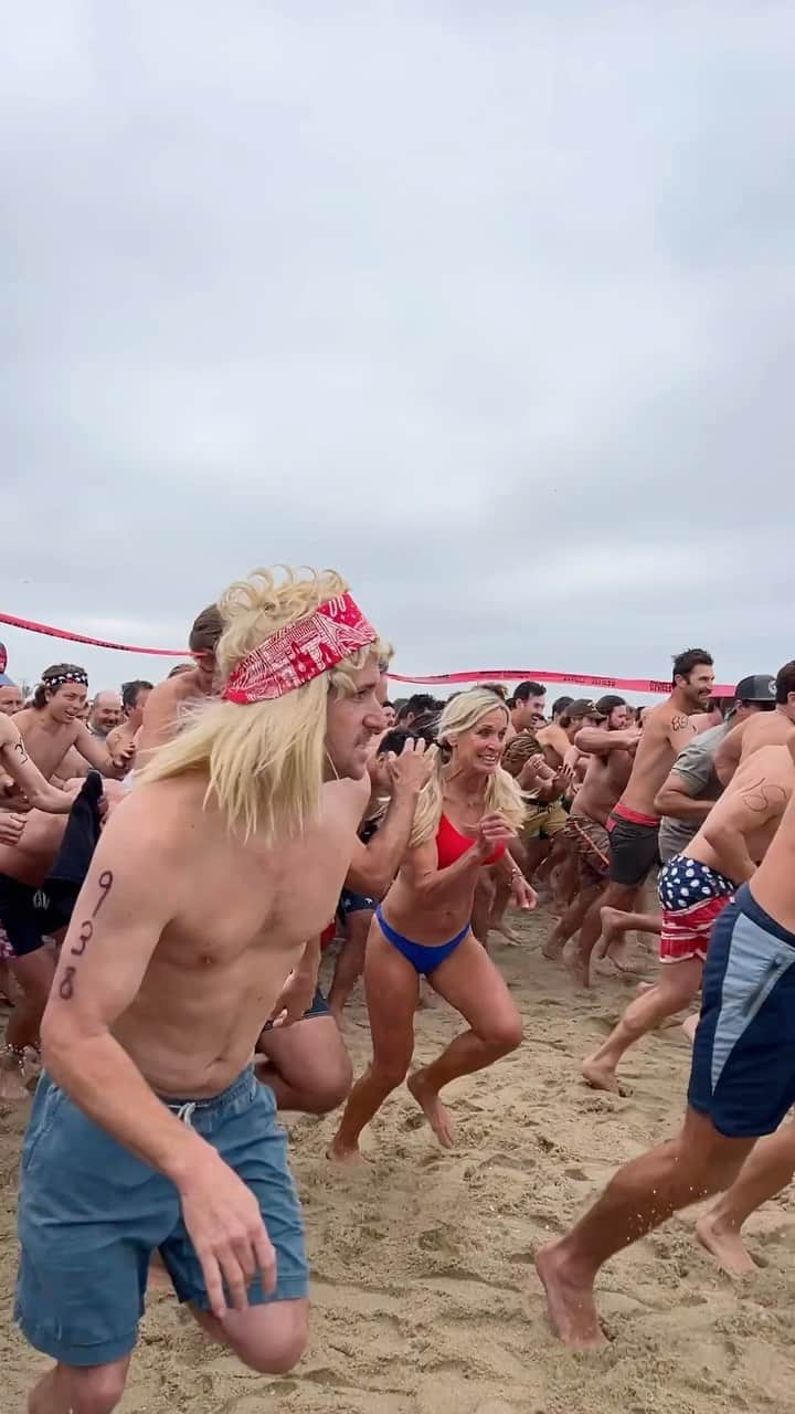 Pete Halvorsenのインスタグラム：「#HermosaBeachIronman the thing Dreams (or nightmares) are made of. Run, Paddle, Chug - 50 years of debauchery   #4thofjuly #USA   Land: Me  Air: @richardpodjr」