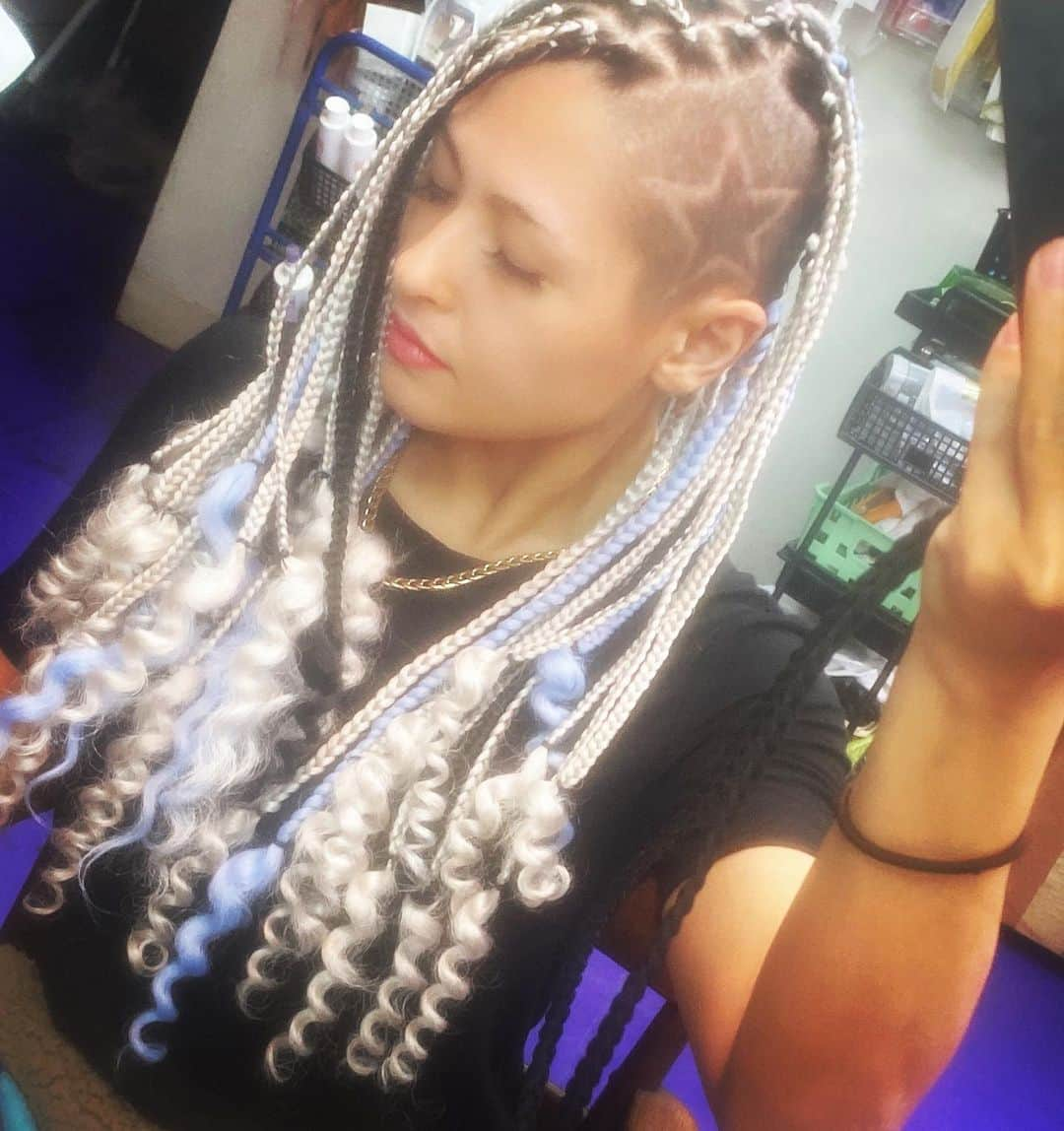 ジュリア・スターダムのインスタグラム：「New hair💇‍♀️  #stardom #DDM #Donnadelmondo #マフィアベラ　#mafiabella #OMG #バリバリボンバーズ #BX3 #prowrestler  #joshipuroresu  #giulia #スターダム　#ドンナデルモンド　#ジュリア #女子プロレス　#女子プロレスラー #コーンロウ #ブレイズ #バリアート」