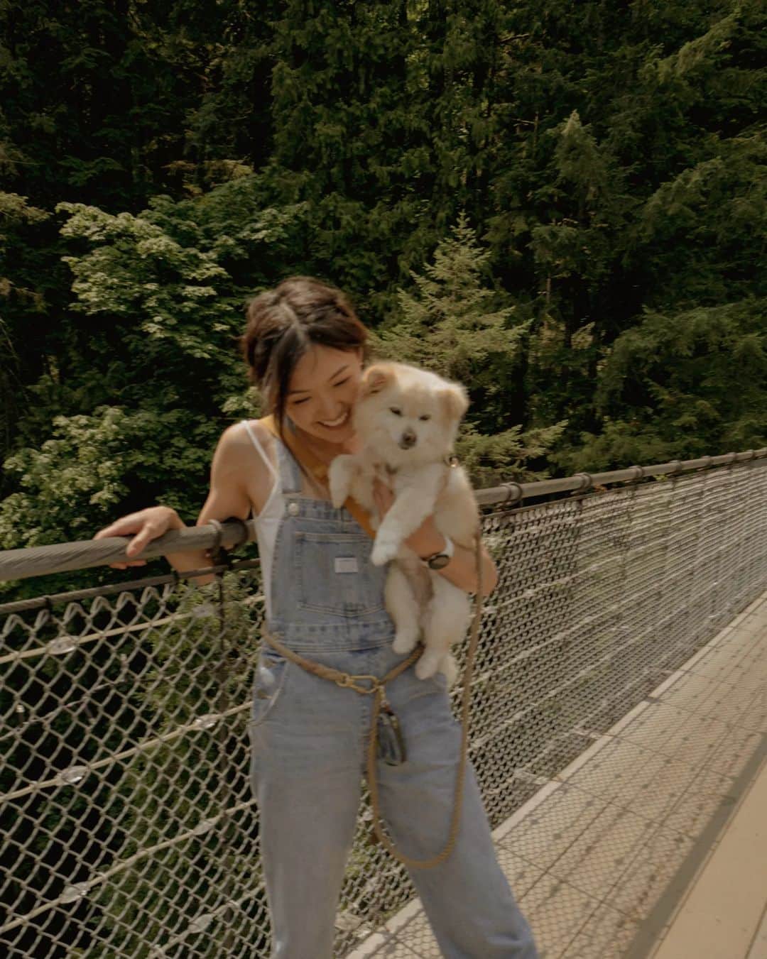 W E Y L I Eさんのインスタグラム写真 - (W E Y L I EInstagram)「When you leave nature for Vancouver, but are still surrounded by nature anyway. Okay, but like how do we start a petition to make the states more dog friendly like Canada?! I think we need to start with owners actually picking up their dogs poop 😮‍💨   Last day in Vancouver before we make our way home. What are some things I must try?!」7月5日 4時37分 - weylie