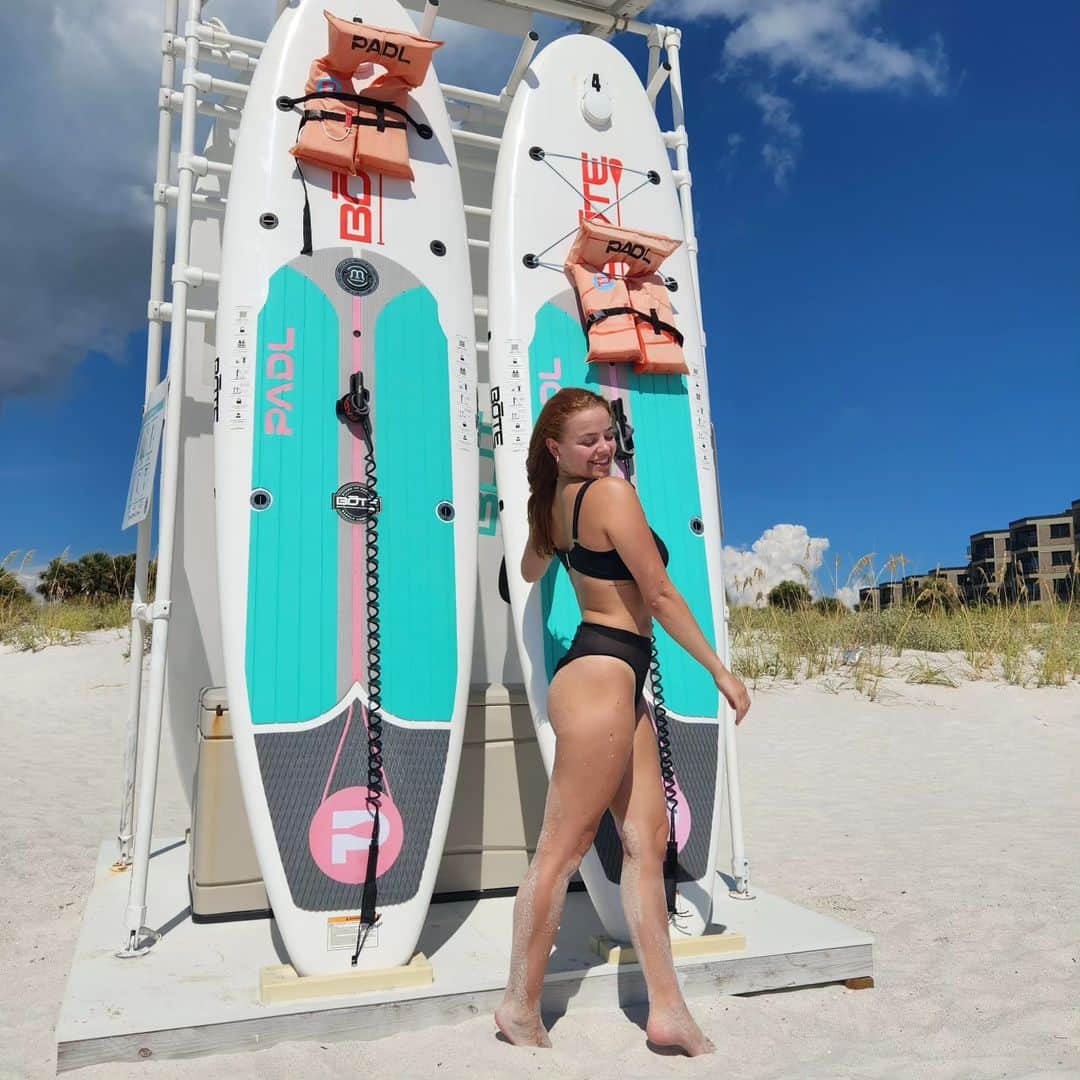 ゴーダ・ブトクテのインスタグラム：「Spending my first 4th of July here in USA.  . . . . . #florida #usa #tampa #beach #sand #4thofjuly #celebration #vacation #surfing #summer」