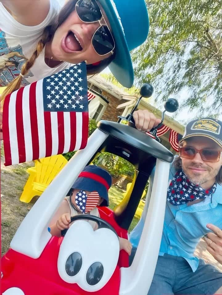 トム・ペインのインスタグラム：「Happy 4th July! 🇺🇸🇺🇸」