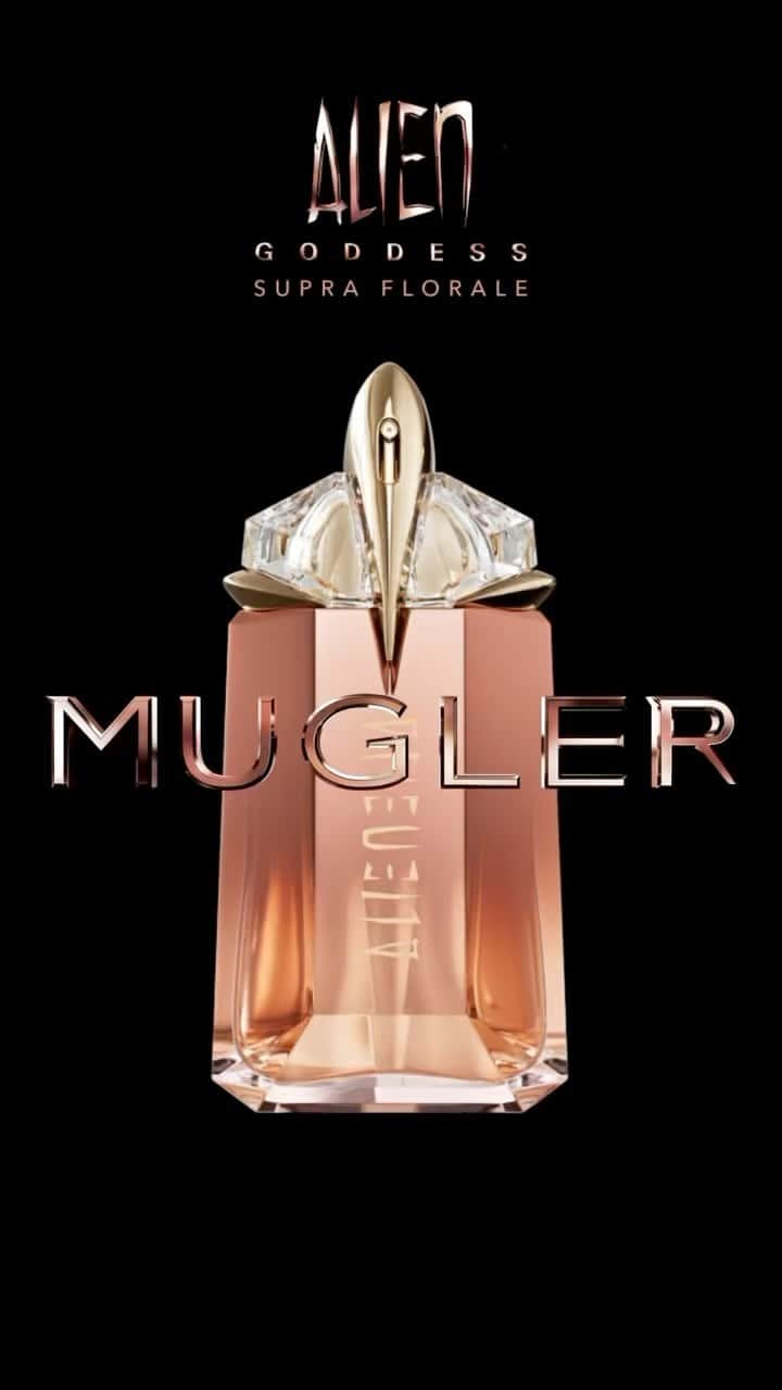 ウィロー・スミスのインスタグラム：「Alien Goddess ✨create the extraordinary  @muglerofficial   #mugler  #AlienGoddess  #newfragrance  #ad」