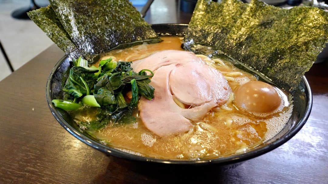 rasuさんのインスタグラム写真 - (rasuInstagram)「やっぱり職人さんはカッコいい  #杉田家千葉駅前店 #家系ラーメン #家系 #ラーメン #超うまい」7月5日 5時58分 - rashu_eat