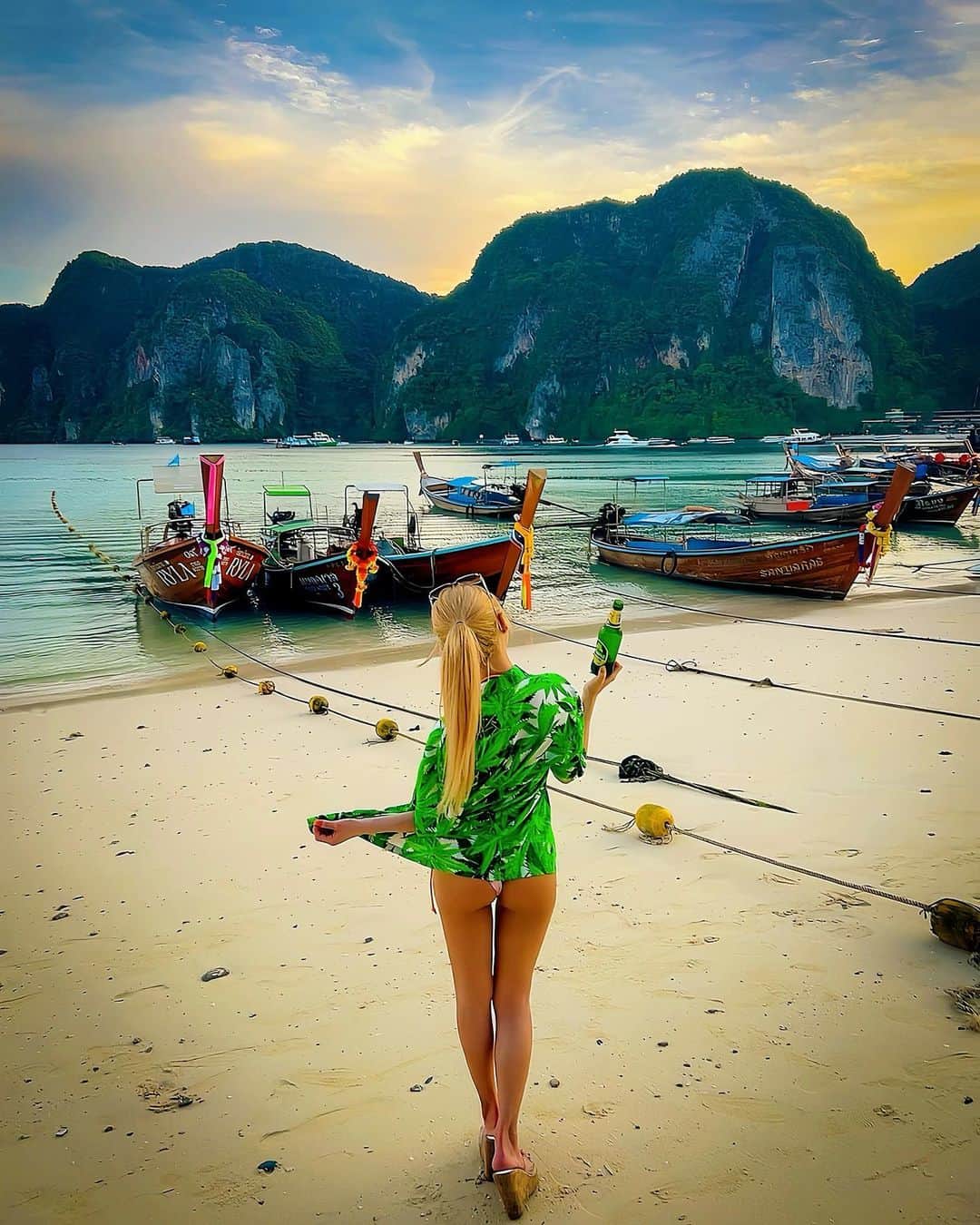 𝑵𝑶𝑹𝑰𝑲𝑶さんのインスタグラム写真 - (𝑵𝑶𝑹𝑰𝑲𝑶Instagram)「. Phiphi island for the first time🌺🌴👙🍹💚🩵🩷  #thai #thailand #phiphiisland #phiphibeach  #THEBEACH #beach #birthdaytrip #beautifulview」7月5日 7時06分 - norip_ppz