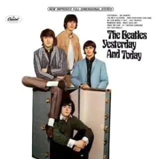 中村松江さんのインスタグラム写真 - (中村松江Instagram)「今日の一曲はthe Beatlesのシングルで『We Can Work It Out』です✨ アルバム「Yesterday and Today」にも収録。 昨日紹介したスターズ・オン45でも使われている1965年にリリースされたビートルズのヒット曲です✨ 今さらですが、改めてビートルズにはいい曲が多いですね😄 (№1398) #歌舞伎 #中村松江 #thebeatles #wecanworkitout #yesterdayandtoday」7月5日 7時07分 - matsue_nakamuraofficial