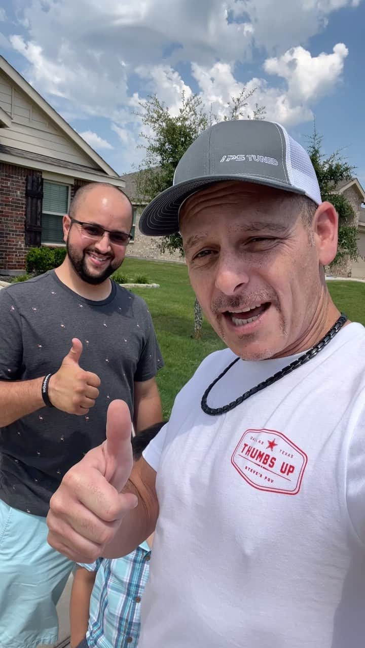スティーブのインスタグラム：「Those of you who don’t know I am a realtor as well @carsncastles and just listed and sold Ivan’s @ipstuned home in Anna Texas in less than 2 weeks time!! Congratulations Ivan and your awesome family. I’m very happy for you. ユーチューブをやりながら不動産の仲介業もやっています。チャンネルにいつも出てくるアイヴァンファミリーの家を記録的な速さで売りました‼️アイヴァンに大きなおめでとう㊗️を送りましょう」