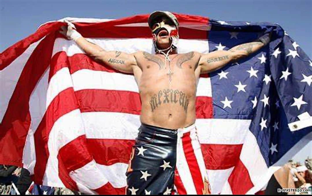 レイ・ミステリオ・ジュニアのインスタグラム：「Happy 4th of July fam!! 💥🇺🇸💥」