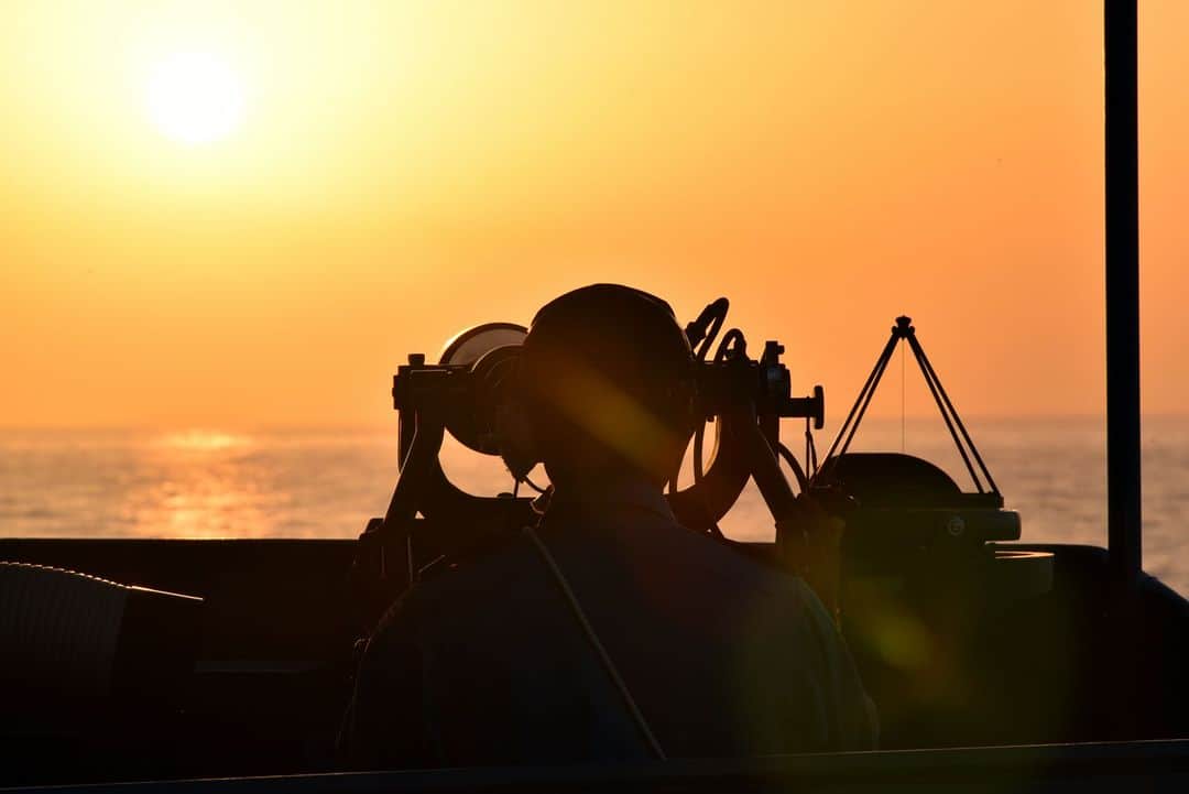 海上自衛隊さんのインスタグラム写真 - (海上自衛隊Instagram)「#誰かに見せたい景色 綺麗な夕日が撮れました。  引き続き、警戒監視に努めます。  #明日も笑顔で #まきなみ #夕日 #夕暮れ」7月5日 8時30分 - jmsdf_pr