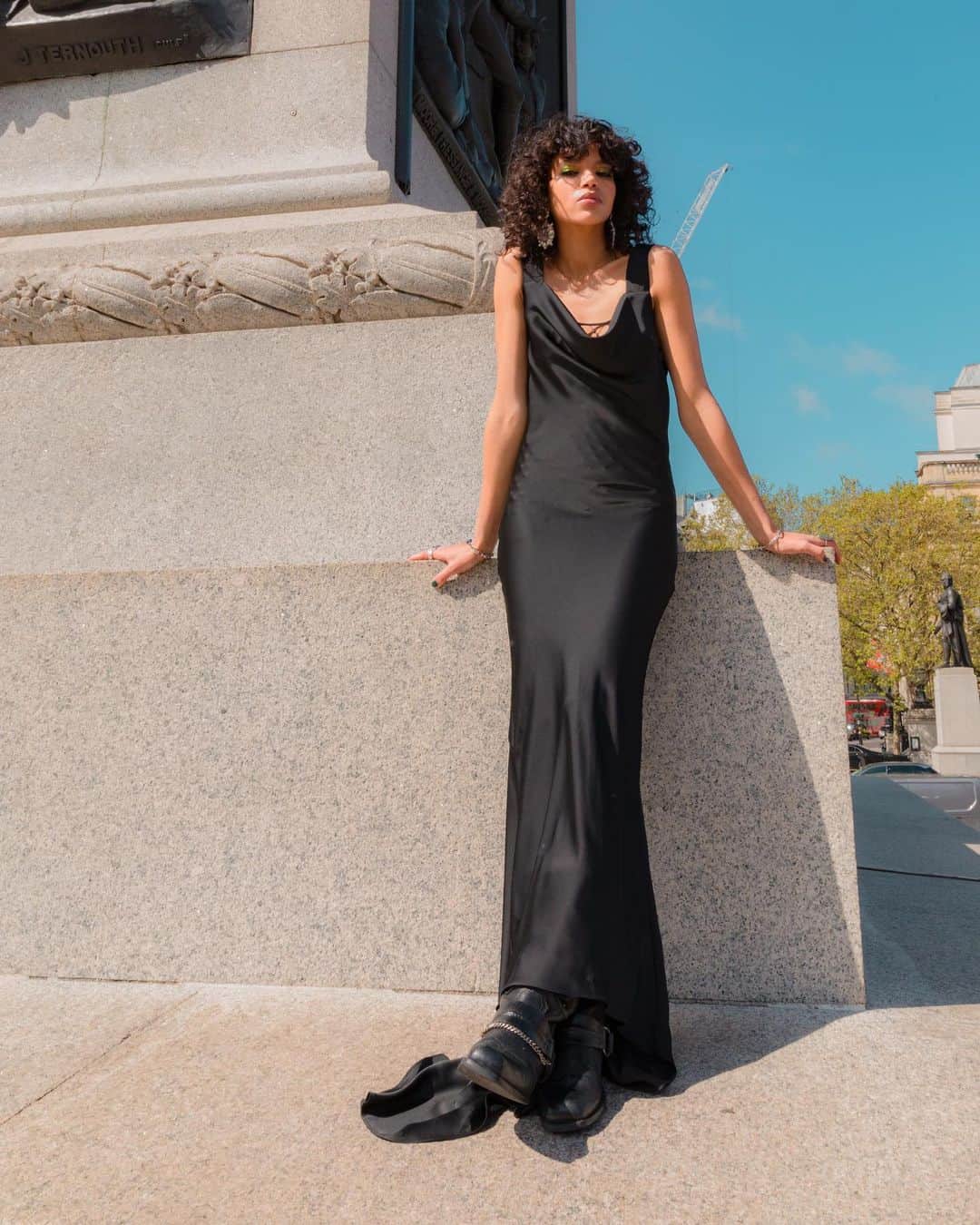 トップショップのインスタグラム：「Really loves a LBD.   The premium satin dress with buckle detail [129054380]」
