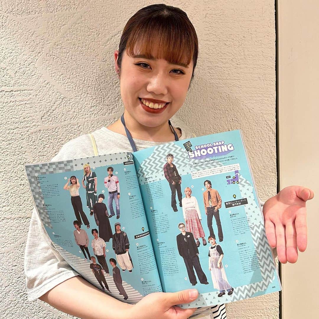 東京ビューティーアート専門学校さんのインスタグラム写真 - (東京ビューティーアート専門学校Instagram)「『Men’s PREPPY』8月号になんと在校生が登場！！  全国のおしゃれな理美容学生をピックアップしたスクールスナップのページになります✨  美容学生のファッションコーデのこだわりやポイントが知れちゃう😳  全国の書店でも販売されているものになっておりますので、本屋さんに立ち寄った際はぜひ👀！！  オープンキャンパスにご参加いただくとおしゃれな在校生にも会えちゃう！  ぜひみなさんオープンキャンパスのご来校お待ちしております💕  ご予約はLINEもしくはホームページから！ .  詳しくはHP/プロフィールから 𝗧𝗼𝗸𝘆𝗼𝗕✖𝗮𝗿𝘁 @tokyo_beauty_art_college .  #今日の東京ビューティーライフ #東京ビューティーアート #美容学生 #美容専門学校 #三幸学園 #jk #fjk #sjk #ヘアメイク #エステ #ネイル #美容 #beauty #ootd #Instagood #内定おめでとう #内定者 #ネイル求人 #美容師1年目 #ビューティーアドバイザー #東京美容専門学校 #知る専 #美容部員 #コスメ好きさんと繋がりたい #美容師求人 #美容師募集 #美容学生求人募集 #ファッションスナップ #ファッション #コーデ」7月5日 17時54分 - tokyo_beauty_art_college