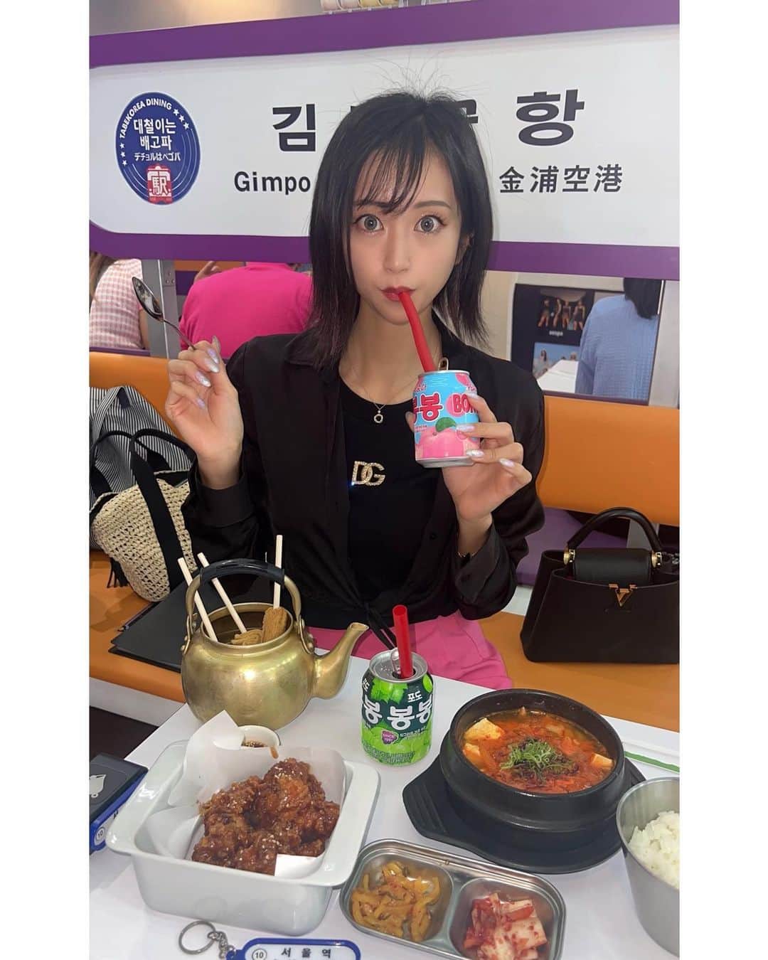 だふちゃん 。のインスタグラム：「🇰🇷 🫶  コリアンタウンで韓国気分♩  BLACKPINK みたいになりたいです👯‍♀️👯‍♀️  #コリアンタウン」