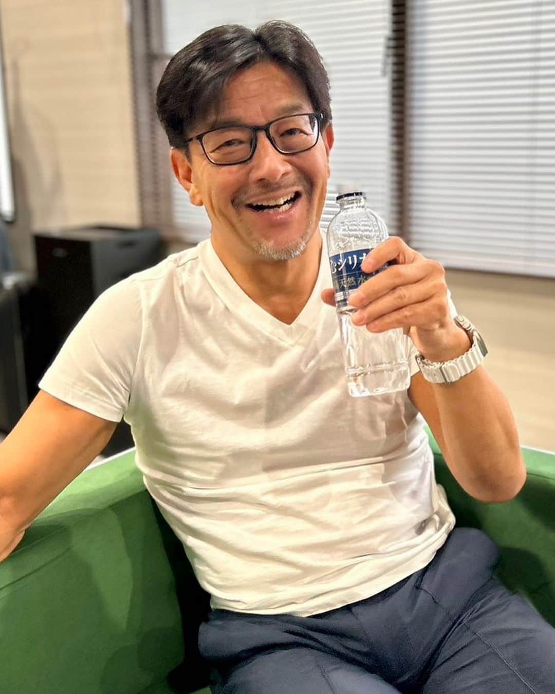 のインスタグラム：「北海道大会の翌日、たまたま入ったセブンイレブンで店頭に並ぶ“のむシリカ”を発見し、嬉しくなって飲みました。 その“のむシリカ”さんが、なんと今回の超RIZIN.2の冠スポンサーに名乗りを上げてくれました！ 本当にありがとうございます。心から感謝します。 皆さんも是非、のむシリカを飲んで下さい！ デラうまです！ 最高！  The day after the Hokkaido tournament in June, I happened to go to a 7-Eleven store and found "Nomu Silica", and was so happy I drank it. That “Nomu Silica” is now the title sponsor of #SUPERRIZIN2 ! thank you very much. Sincerely thank. Ladies and gentlemen, please “Nomu Silica” to drink! It was "Dera-uma“! Awesome!!  #のむシリカ #霧島天然水のむシリカ #ナチュラルミネラルウォーター #超RIZIN2 #SUPERRIZIN2 #RIZIN #バラさんの日常🌹」
