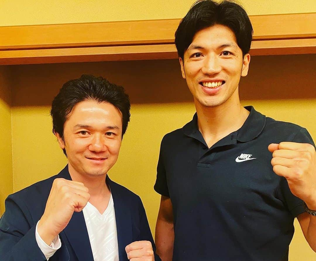 木村悠さんのインスタグラム写真 - (木村悠Instagram)「【人数限定】お申し込みはプロフから☑️お問い合わせDMまで✅ 8/11(金祝)13:30〜村田諒太トークショー ボクシング元WBA世界ミドル級王者の村田諒太氏をお招きし、新宿でトークショーを開催します🥊 参加者からの質問やツーショット撮影、Q&Aコーナーもあります！会場の関係で人数限定となりそうです！興味ある方は案内送るのでDMくださいね😄  #ボクシング #boxing #トレーニング  #ボクサー  #世界チャンピオン #champion  #チャンピオン #木村悠 #二刀流 #boxer  #オンラインジム #村田諒太  #金メダル #金メダリスト」7月5日 18時03分 - kimura.yu