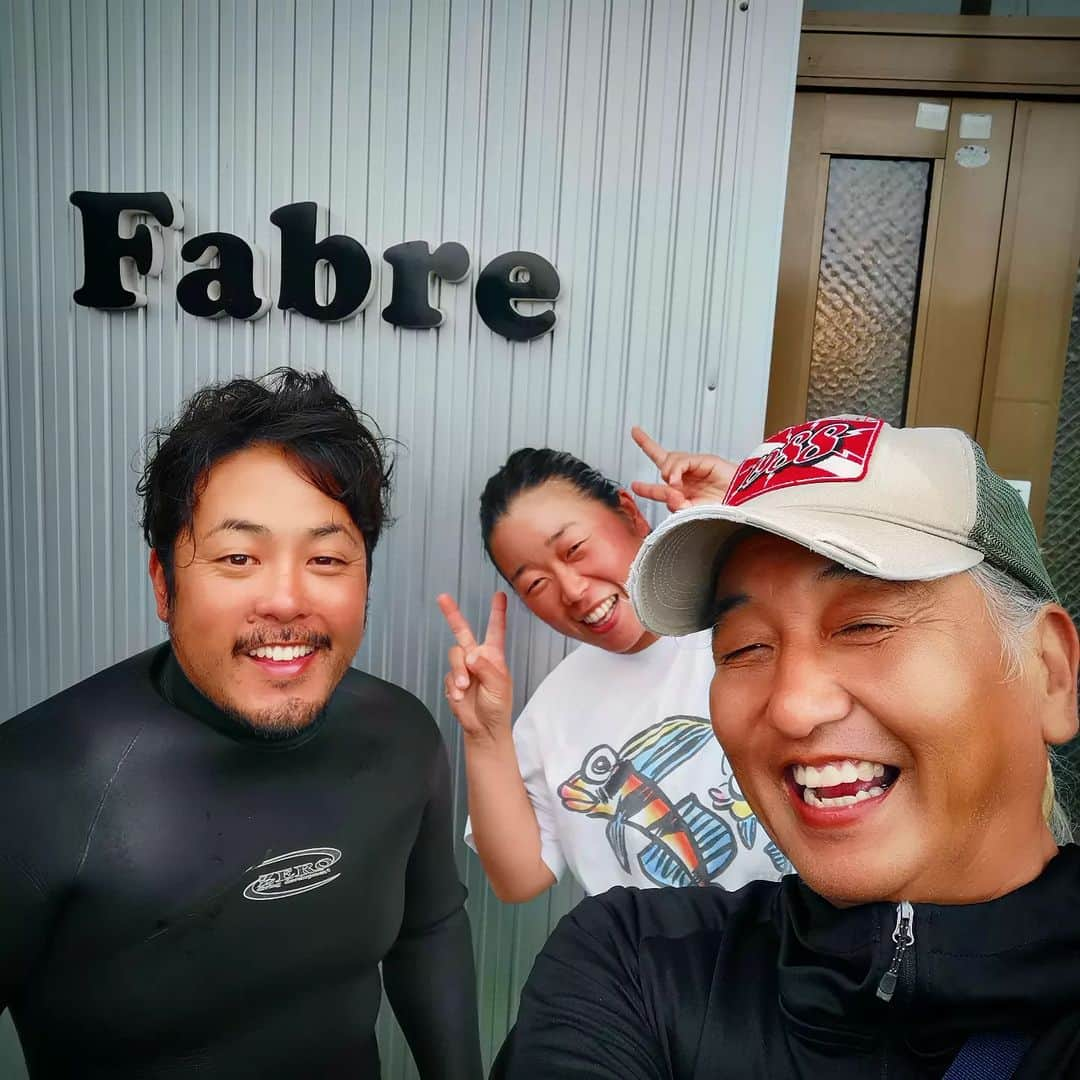 広部俊明のインスタグラム：「今日は鹿児島のＳＢさんの案内で初めての海、南さつまへ、えーー沈船あるなんて!生物もすごいしシコロサンゴの群生なんて凄すぎ!大好きなヤスジチョウチョウウオもたくさん!楽しかったーありがとうございます!」