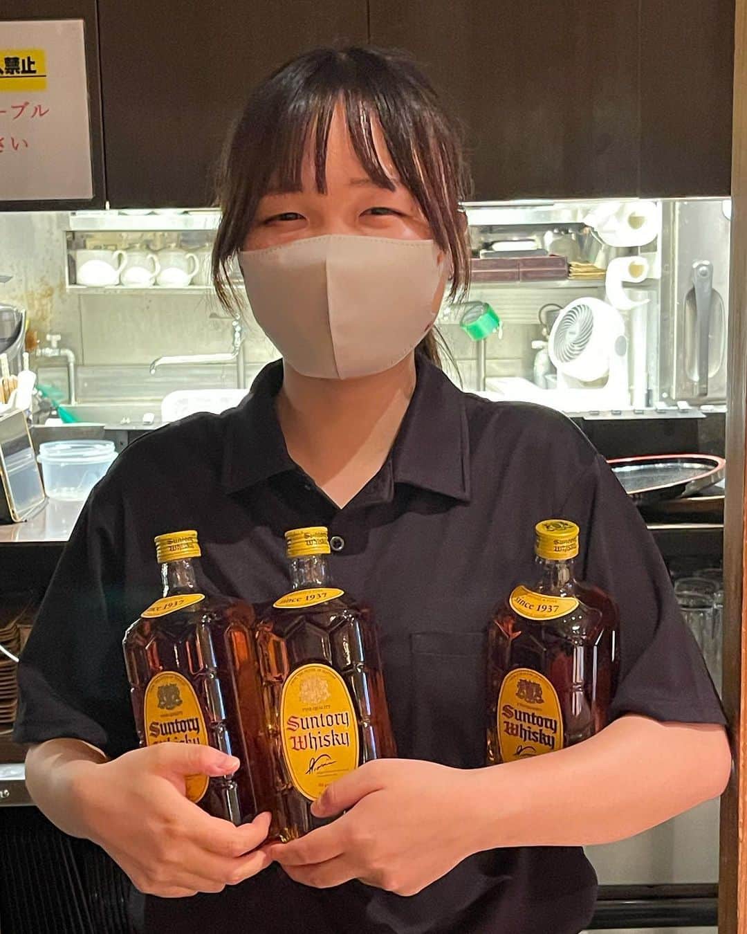 Soba-ya 榛名のインスタグラム：「角瓶1,000円（税込1,100円）キャンペーン（7/3~ 7/15) 【参加方法】インスタ ① Sobaya榛名のアカウントをフォロー ② 『#Sobaya榛名』を付けて写真をストーリーor フィード投稿 【参加方法】ツイッター ① ＠ Sobayaharunaのアカウントをフォロー ② 『#Sobaya榛名』を付けてこの投稿をリツイー ト （注意）店内飲酒のみ、持ち帰りはできません。各 グループー本まで」