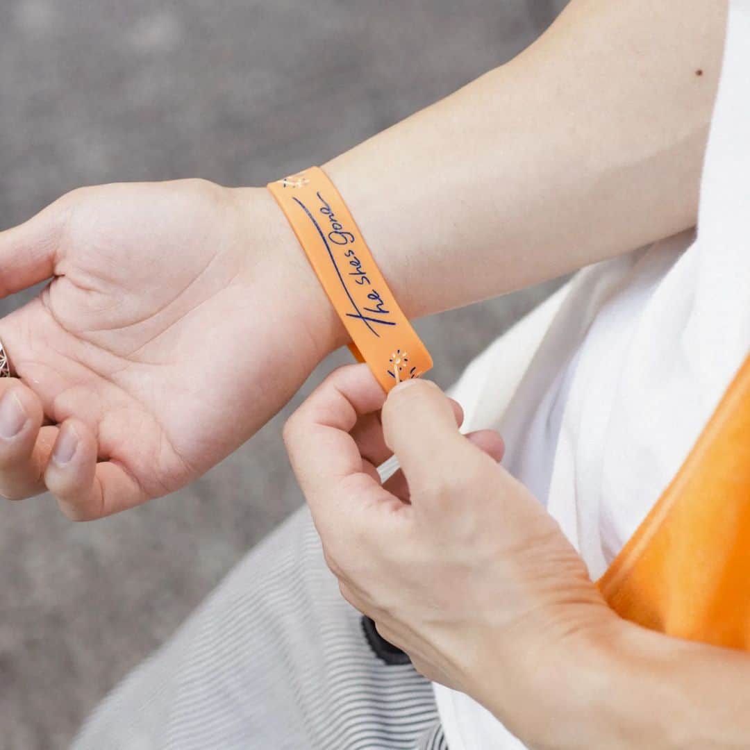 the shes goneのインスタグラム：「new goods  the summer's gone rubber band  color : apricot price : 500yen」