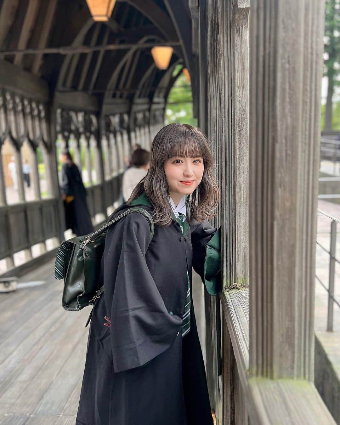 前田美里のインスタグラム：「念願のハリポタスタジオツアー🐍🪄 ハリポタガチ勢としては、本当に夢のような空間でした。1日じゃ足りなすぎてもう何回も行きたい。 . . #ハリーポッター #ハリポタツアー #harrypotter #Slytherin #スリザリン #豊島園 #コスプレ #ファインダー越しの私の世界 #被写体 #写真好きな人と繋がりたい #アッシュカラー #グラビア #写真 #櫻坂46 #日向坂46 #ヲタク  #フォロー #フォロワー募集中  #japanesegirl #follow #followme #좋아요 #팔로우미 #팔로미 #오오티디 #gravure #portrait」