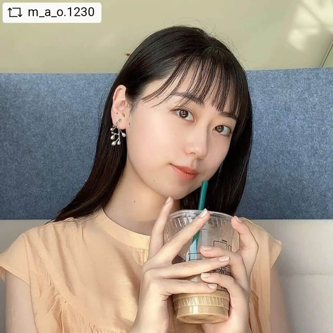 アースモデルスのインスタグラム：「#真緒   #REPOST @m_a_o.1230 with @get__repost__app / #lattelover   ほぼ毎日飲んでる。笑  一応ね、気にして テイクアウトの時は ノンシュガーラテかソイラテです🌱  休憩時間に 好きな飲み物と綺麗な景色を ぼーっと眺めるのが好きです☁️  たまにカメラアプリで 遊んだりもして〜  2枚目…ポーズ指示試してみたんやけど このポーズはこれで合ってる??  😂  daily  ootd  selfie  ulike  selfietime  lattegram  coffeebreak  fashion  model  mao  japanesemodel  sunset  sunsetlovers  skylovers  qvcjapan  ラテ好き  休憩時間  モデル  自撮り界隈  綺麗めカジュアル  綺麗な景色  夕空  夕方の空  夕日  夕日が好き  黒髪女子  黒髪ロング  黒髪モデル  #셀카   #モデル #イアラ #イアラモデルエージェンシー #イアラモデルス #イアラグレース #アースモデルス #アネラ #モデルエージェンシー #モデル事務所 #モデル募集 #ファッション #ファッションモデル #model #iaramodelagency #青山 #表参道 #外苑前」