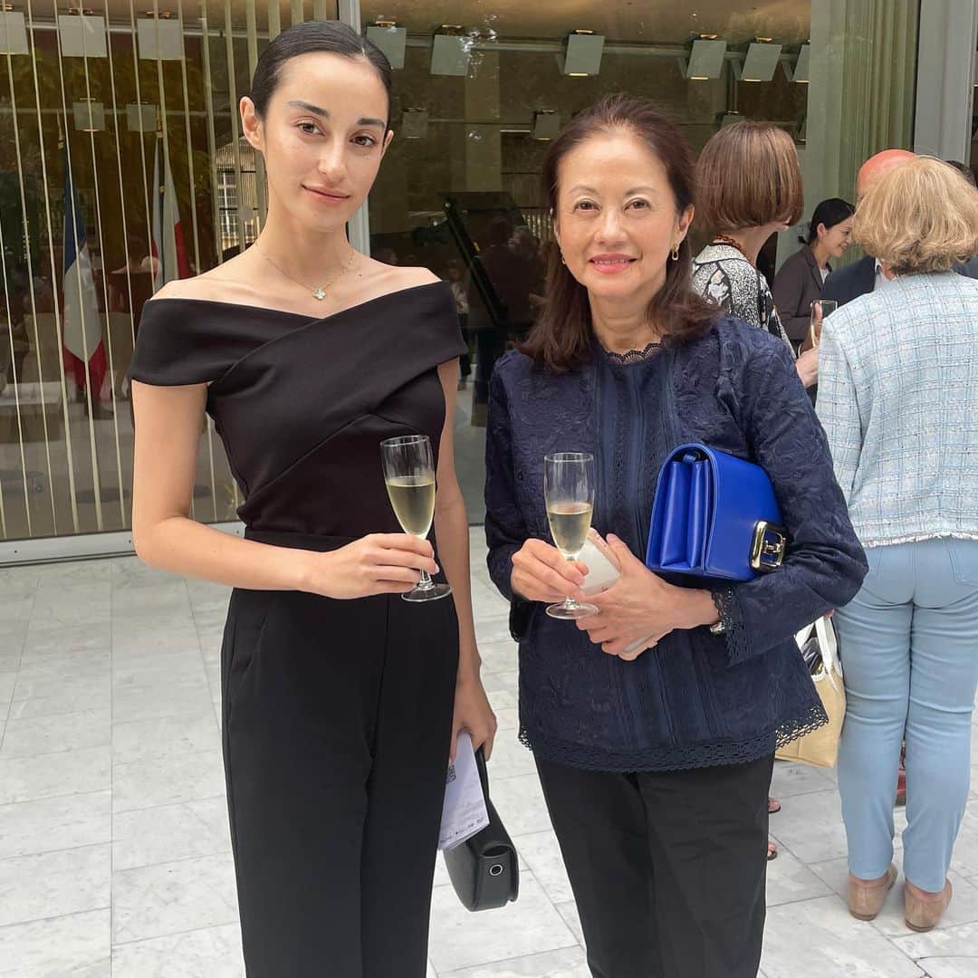 国木田彩良のインスタグラム：「From Tokyo to Paris, two worlds converge in our hearts. 🗼🇯🇵🥐🇫🇷 Japan and France, my dual home, where cultures intertwine and dreams come alive. Visiting the Japanese Embassy residence in France holds a special place for my mother and me, a symbol of our shared heritage and the beautiful bond between two nations. Paris has been my mother's sanctuary for 30 years, a city that welcomed her with open arms and filled her life with enchantment. At 70 years young, she continues to embrace new adventures, proving that age is just a number. Today, we embrace our unique blend of traditions, cherishing the memories that transcend borders. 🌸✨ #TwoHomesOneHeart #JapaneseFrenchConnection #ParisianJourney #CulturalFusion"」