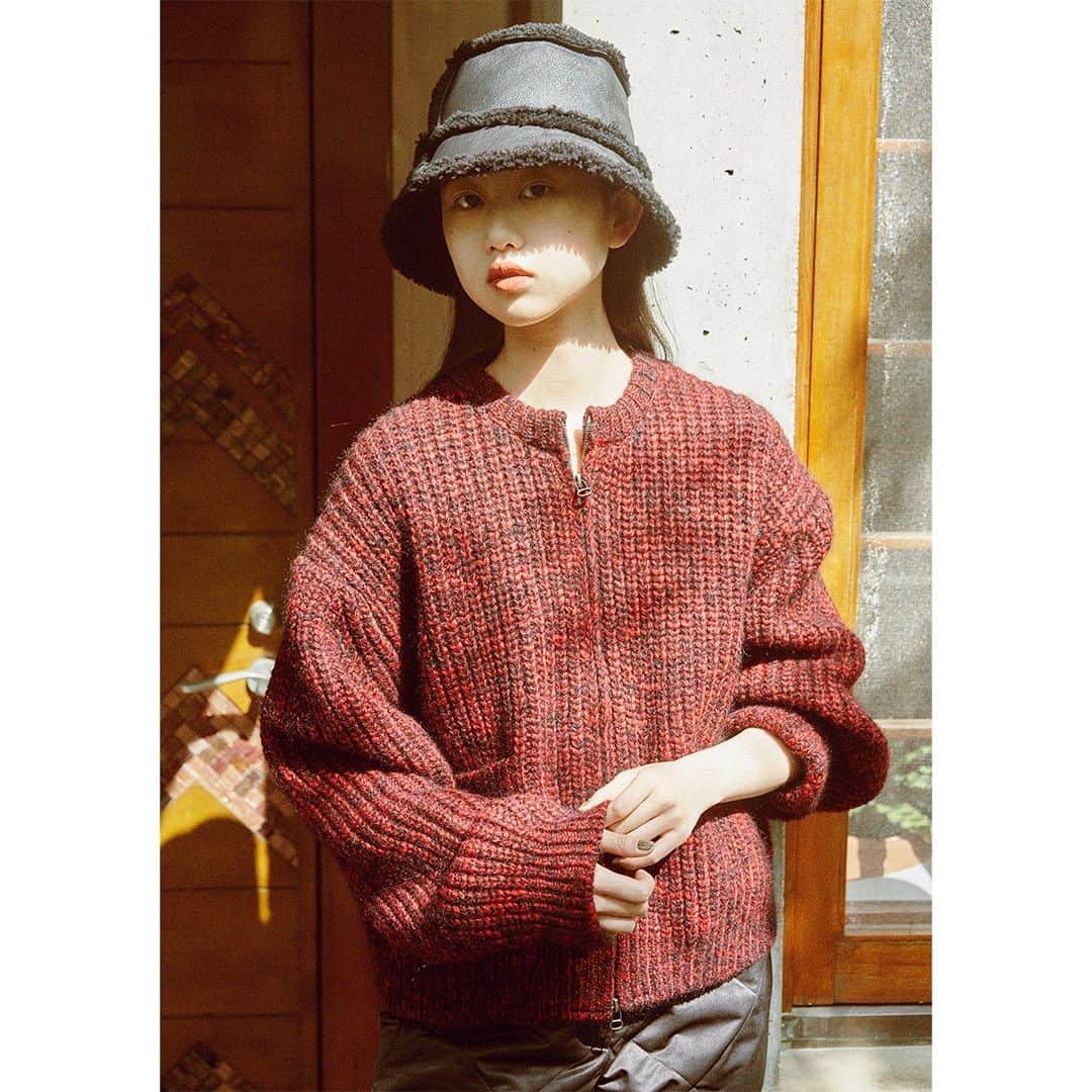 キートのインスタグラム：「. Autumn / Winter Collection 2023   Photographer @rikiyamada   Stylist @kenichihiramoto   Hair & Make-up @masaki_hair @annamisawa   Model @sun._.___ andrey fabien   Casting @takahiro_kudose   #23aw #mens #womens #collection #kiit_official」