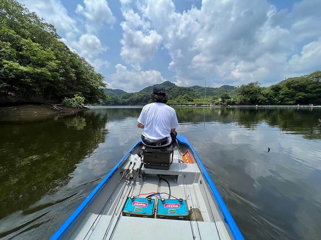 のインスタグラム：「. 久々のバス釣りブログ。 よかったら。(nao)  Our official blog site is updated. Check it out!!  @water_tokyo 🙏  #standardcalifornia #スタンダードカリフォルニア #bassfishing  #blackbass  #南房総 #釣り #blog #ブログ」