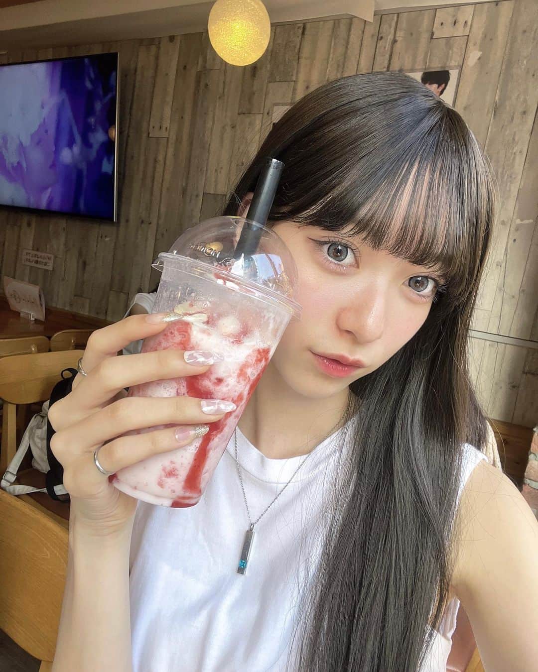 夏目璃乃さんのインスタグラム写真 - (夏目璃乃Instagram)「🍓  実は絶賛体調崩し中なのです、、  ガッツリ風邪なんだけれども、早く遊びに行きたいー！！！！🥺」7月5日 20時00分 - natsume_rino
