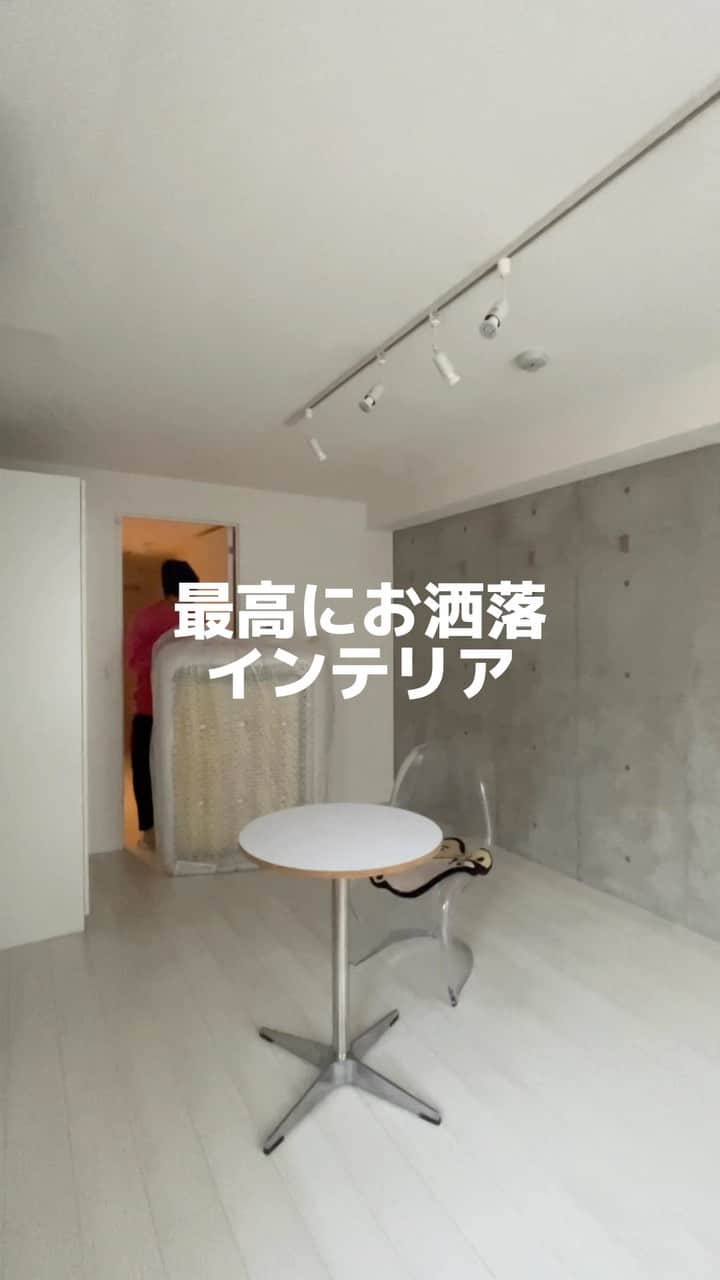 あべじゅんやのインスタグラム：「いや、普通に嬉しすぎたよね〜 センス良い人からもらうものは やはりセンスいい！！  そんな @nken_second が プロデュースしたプロテイン！ 毎朝のんで、丁寧な習慣を送る！  俺はミルクティー味にしたけど 忠実にミルクティーの味が 再現されてて美味しかった！ （味にうるさい俺がいうから間違いない  ドンキでの買い物が 地味に満足している！  #プレゼント#インテリア#家具#家電 #デザイナーズマンション#biyori#プロテイン #エヌケン#メンズギフト」