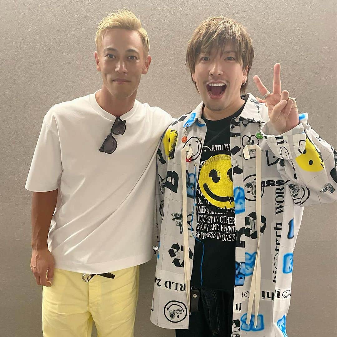 りんたろーさんのインスタグラム写真 - (りんたろーInstagram)「頑張ってるとサッカー少年 りんたろーが飛び上がって 喜ぶような仕事させてもらえる。 もっと頑張ろう思う。  #アベプラ　#keisukehonda  #7分　#めちゃくちゃ優しい方でした #もっと日向小次郎系ガツガツ #フィジカルモンスター #かと思ってしまってた #自分を恥じたいw」7月5日 19時11分 - rin_the_sky